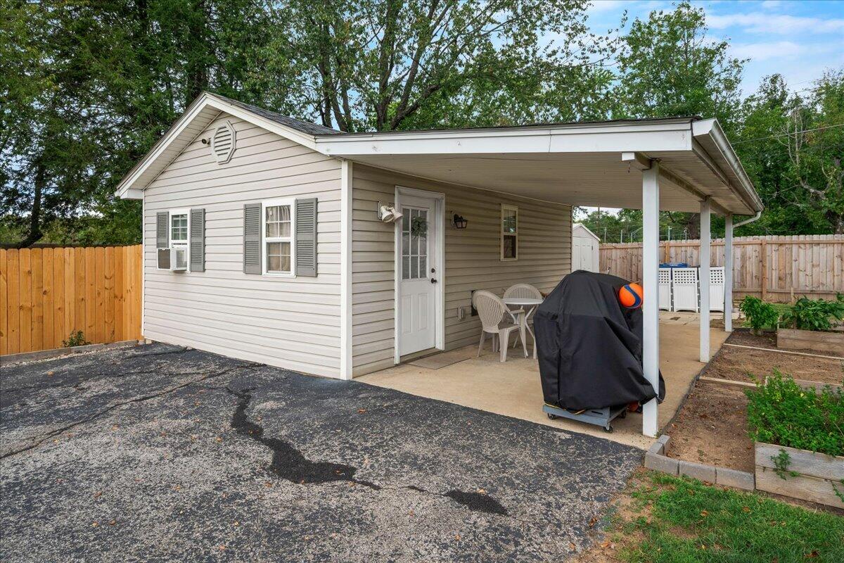 2206 Circle Drive Property Photo 18