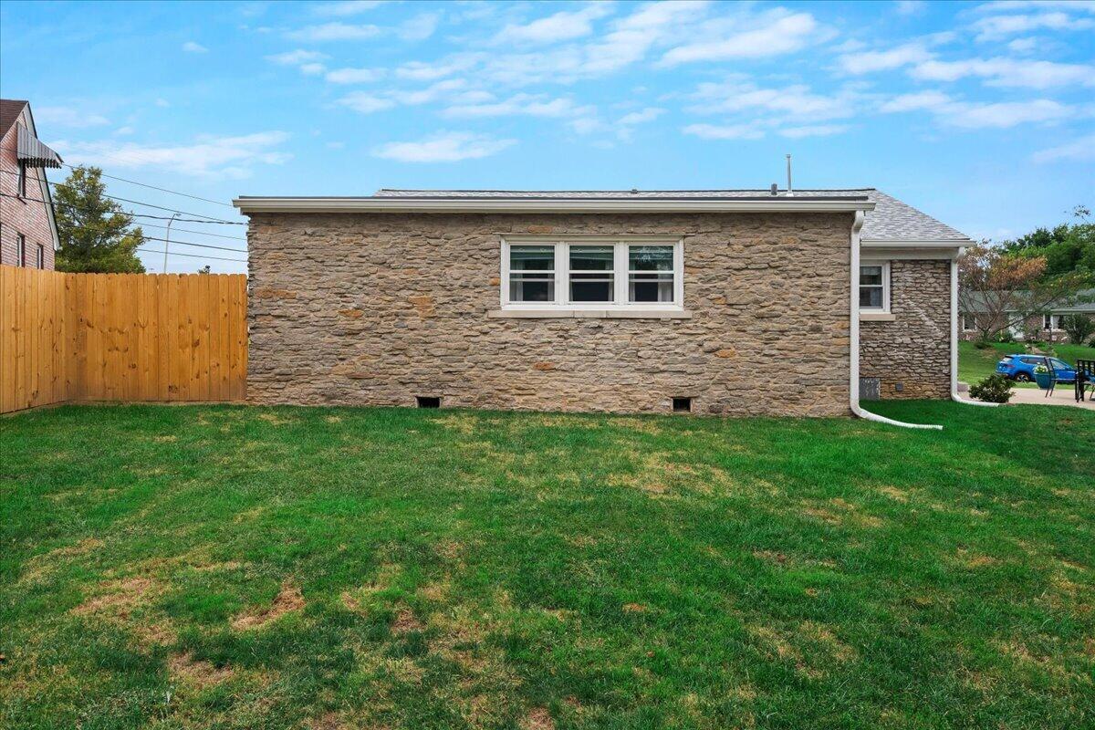 2206 Circle Drive Property Photo 25