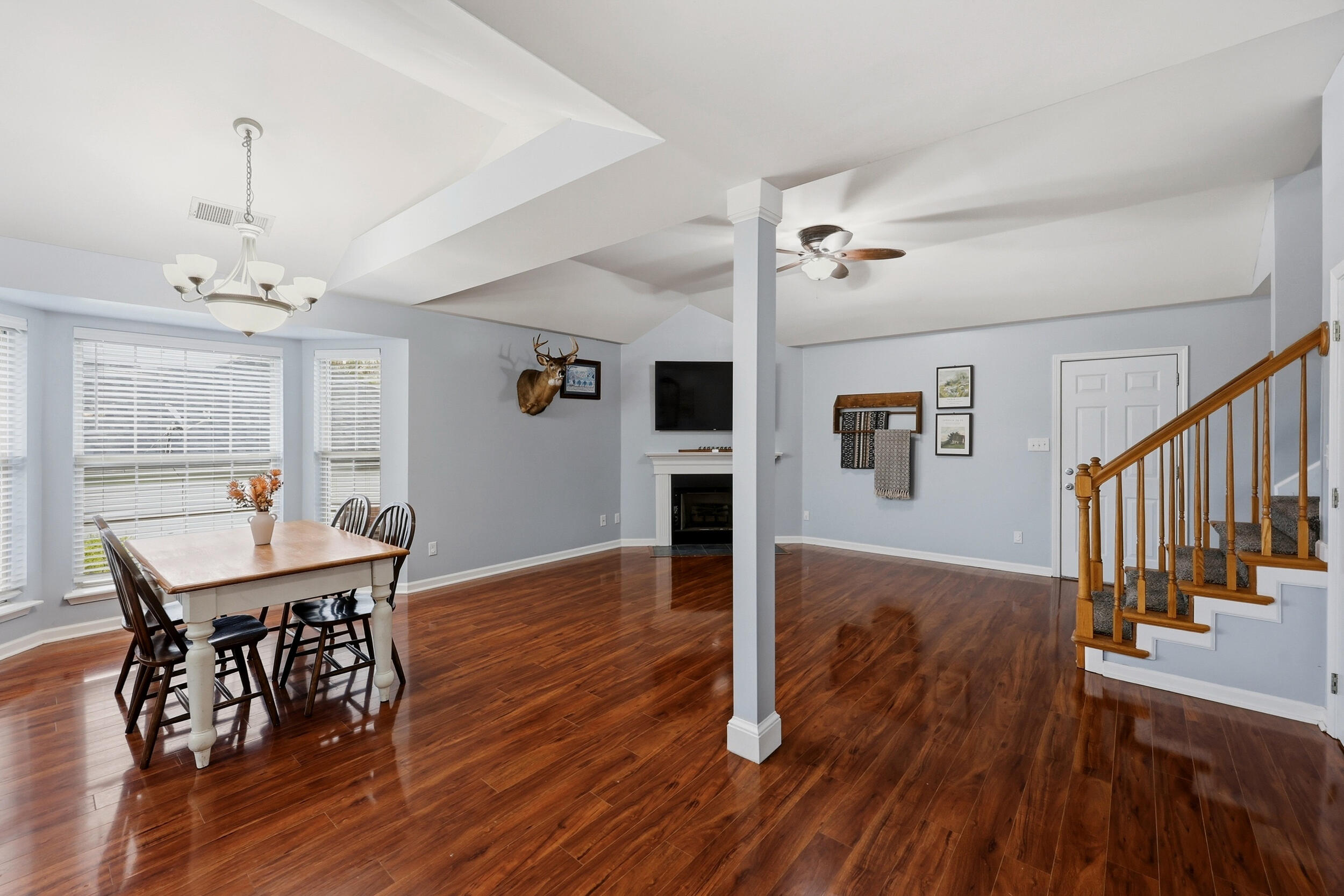 228 Colony Boulevard Property Photo 4