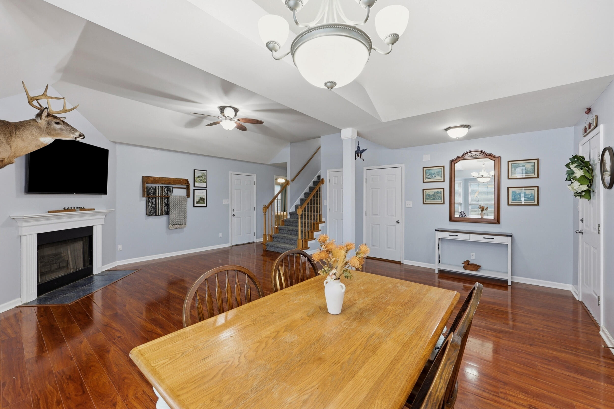 228 Colony Boulevard Property Photo 7