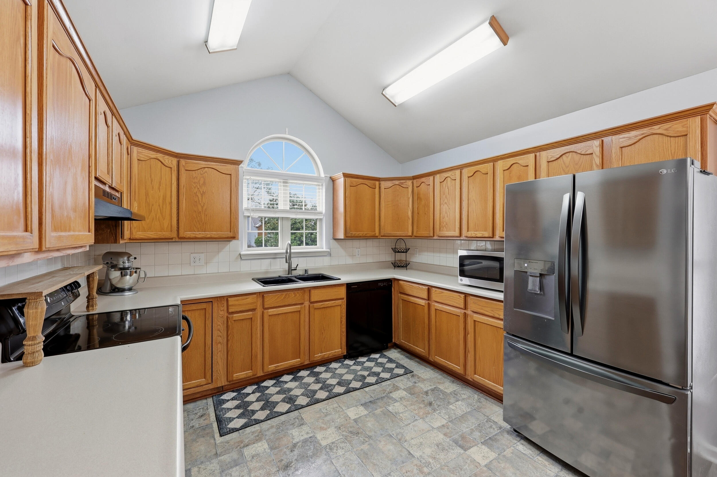 228 Colony Boulevard Property Photo 8