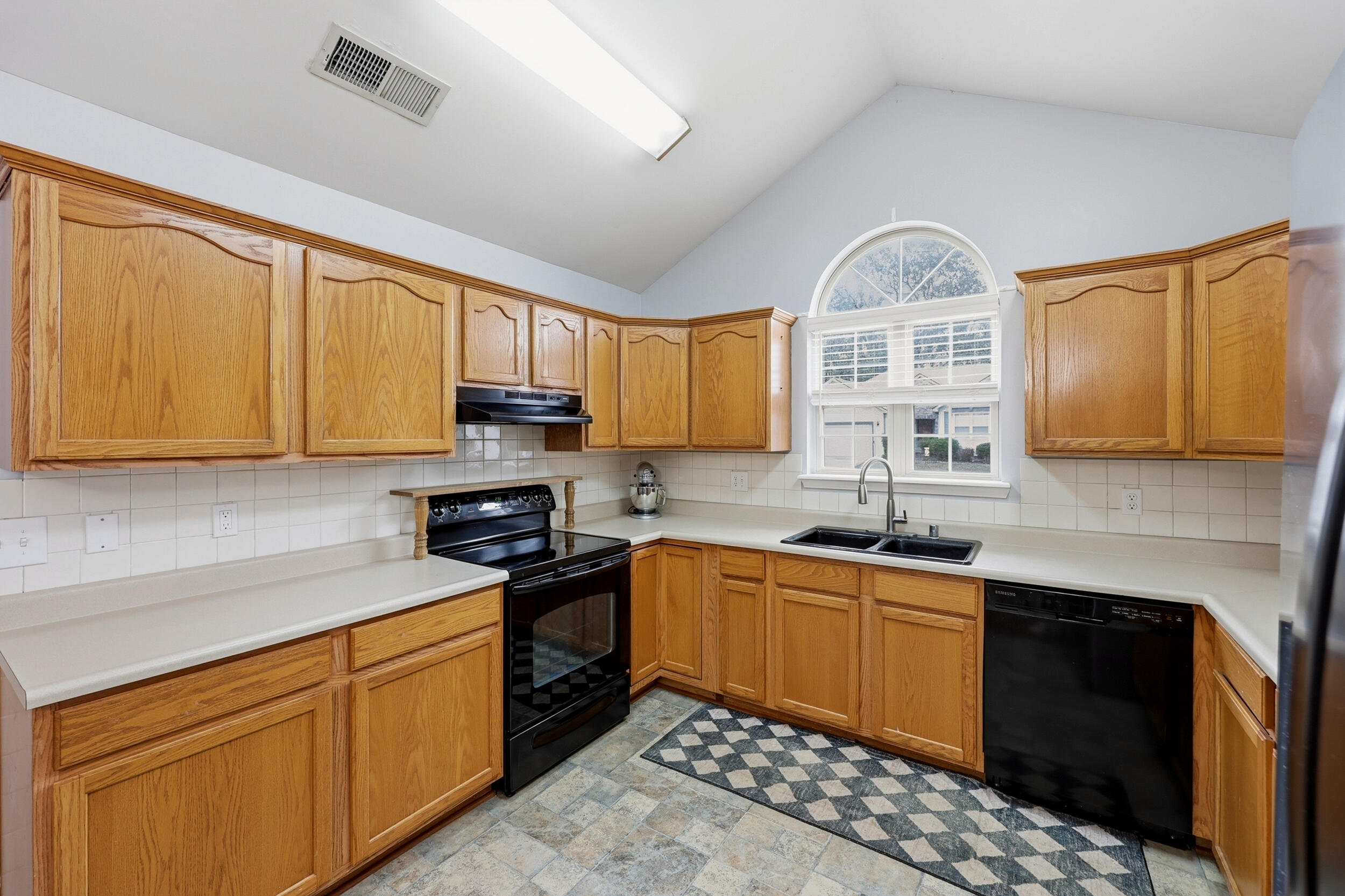 228 Colony Boulevard Property Photo 10