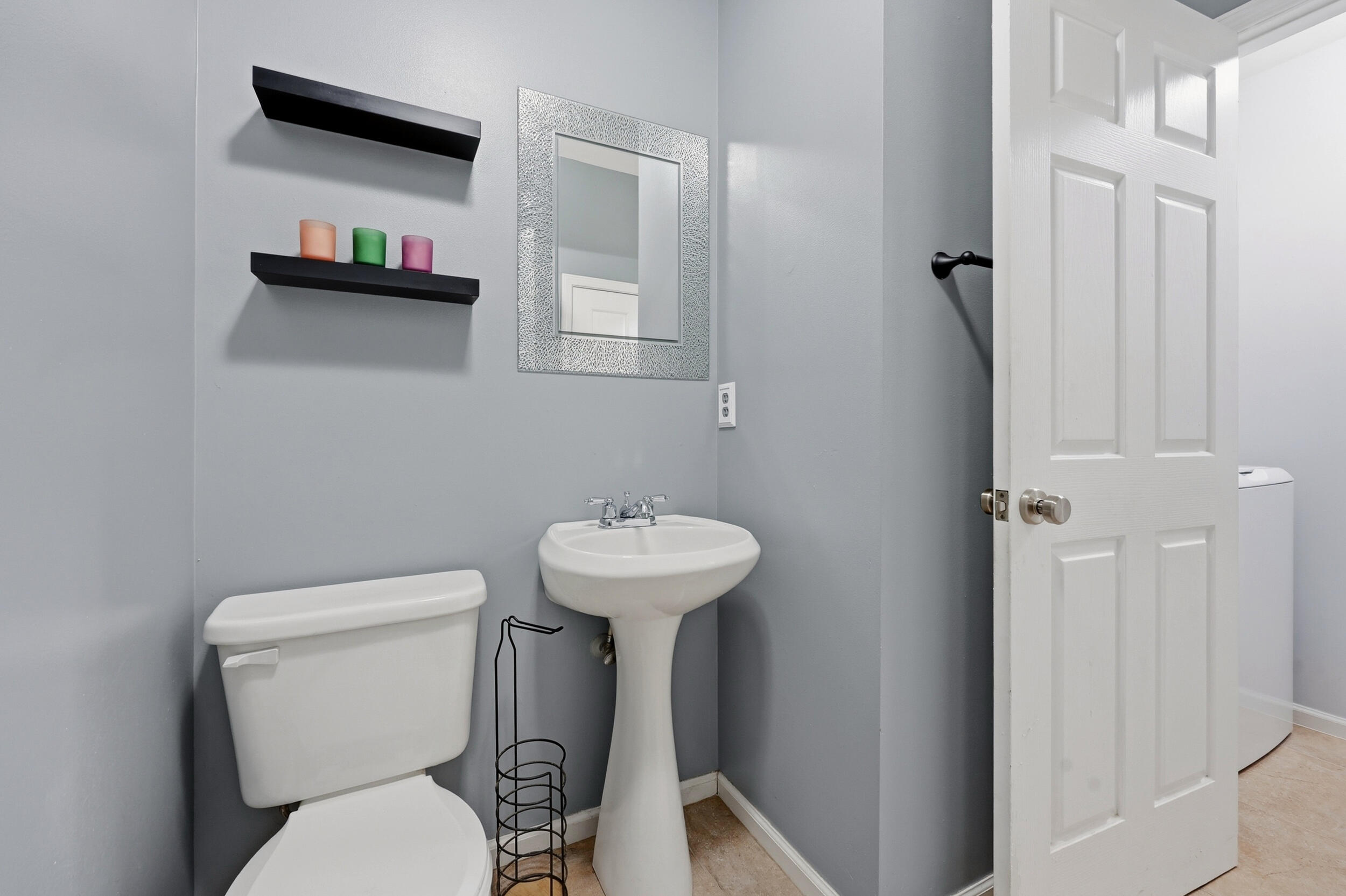 228 Colony Boulevard Property Photo 12