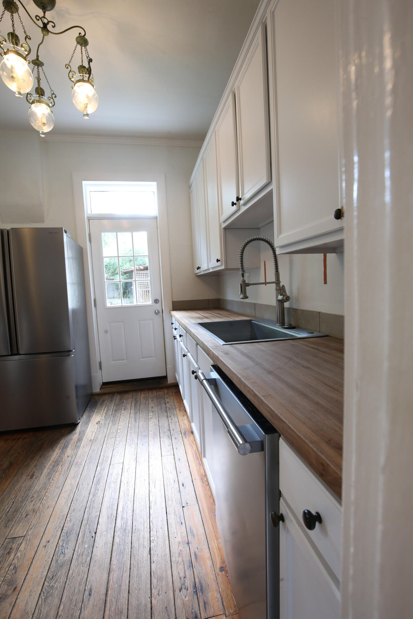 422 Johnson Avenue Property Photo 11