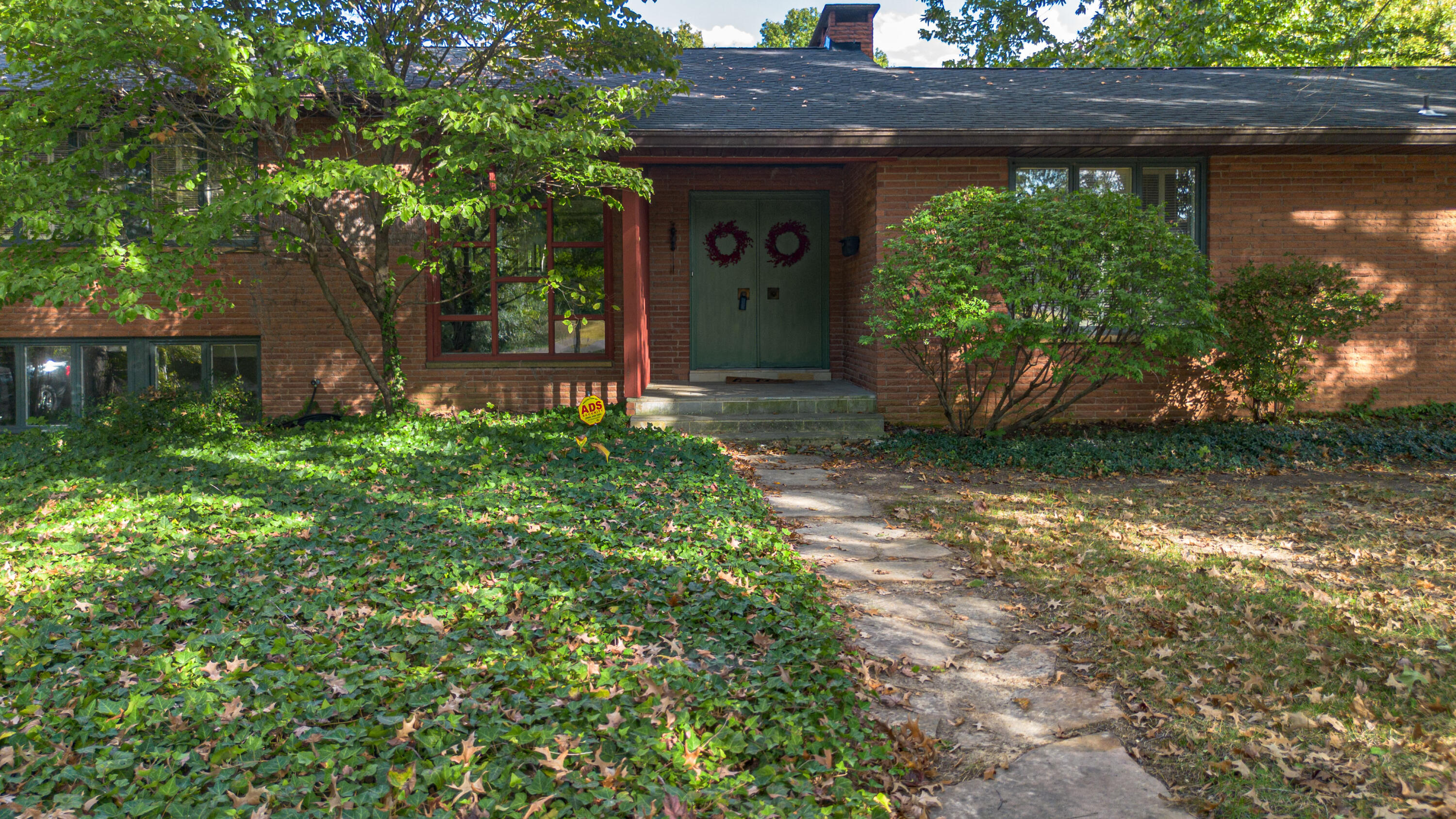 1010 Brand Street Property Photo 2