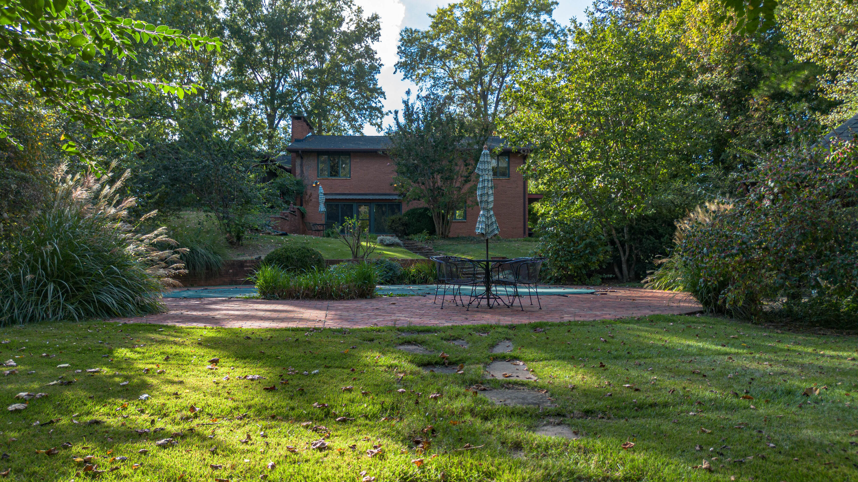 1010 Brand Street Property Photo 13