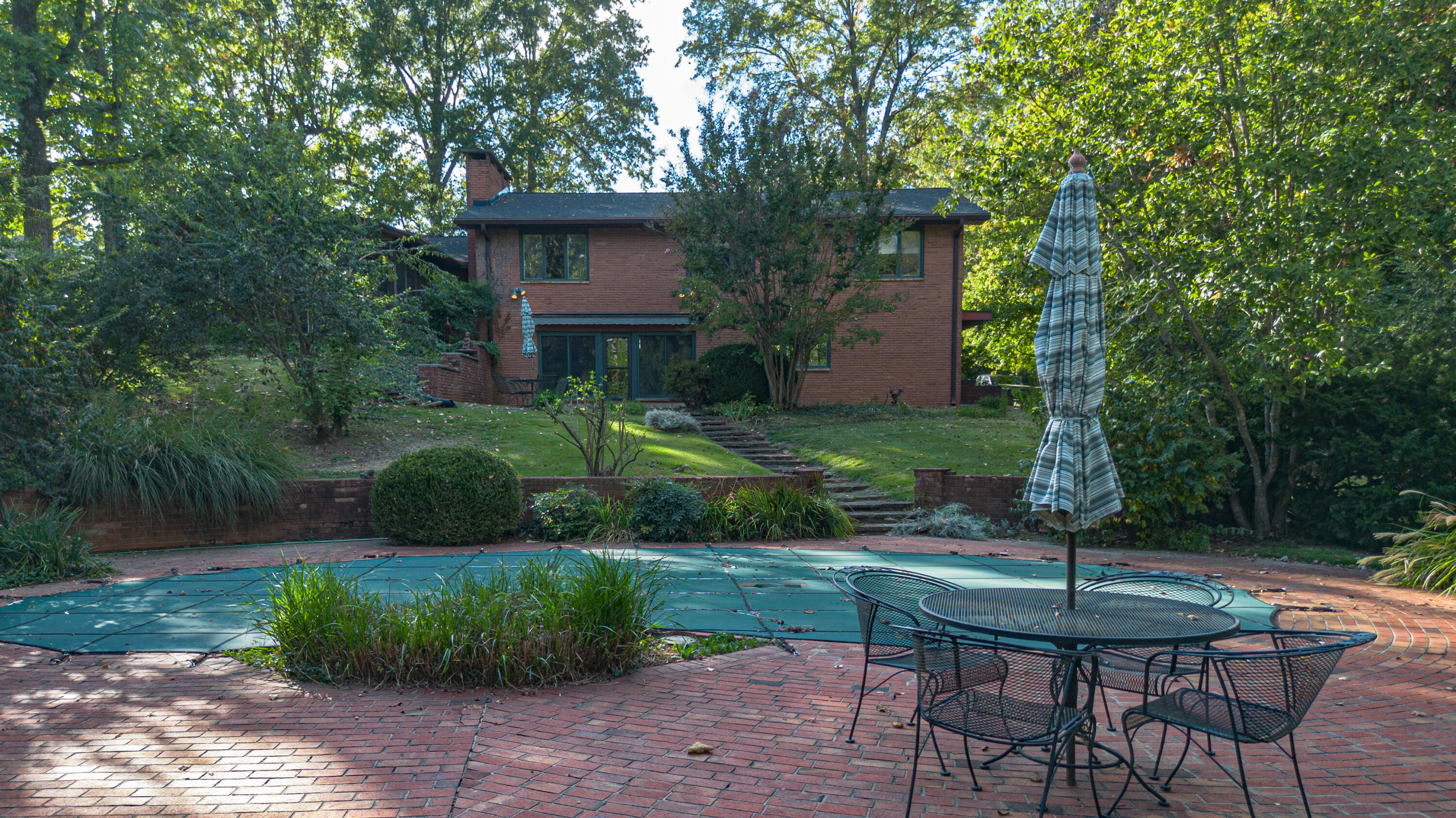 1010 Brand Street Property Photo 14
