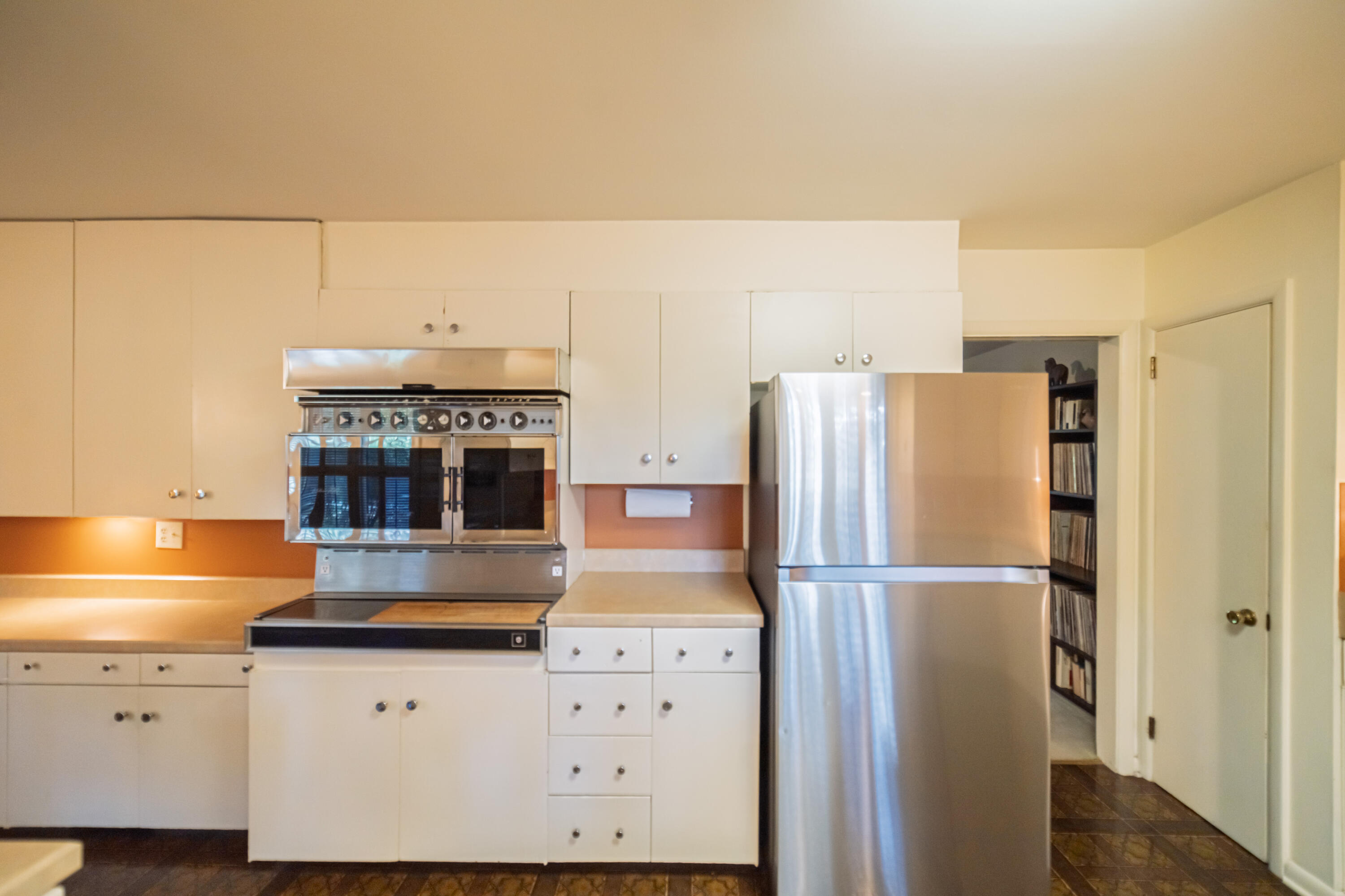 1010 Brand Street Property Photo 25