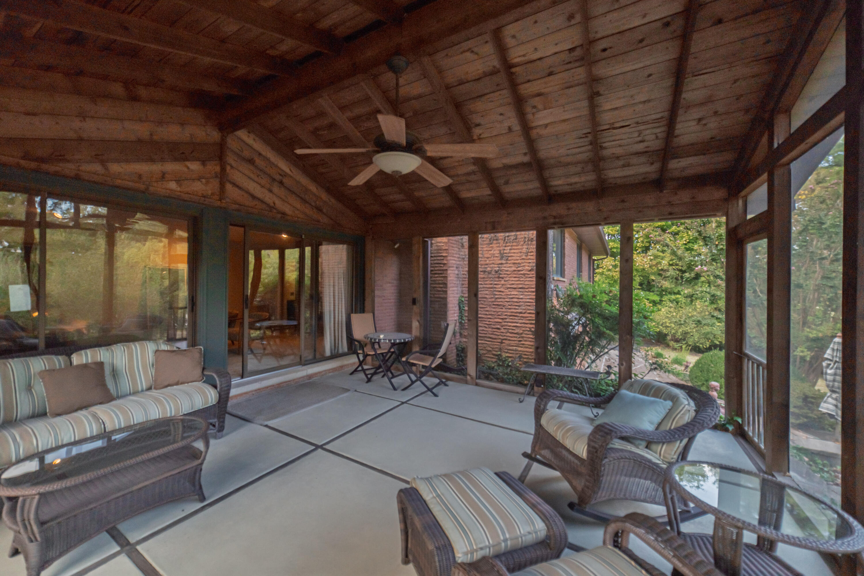 1010 Brand Street Property Photo 30