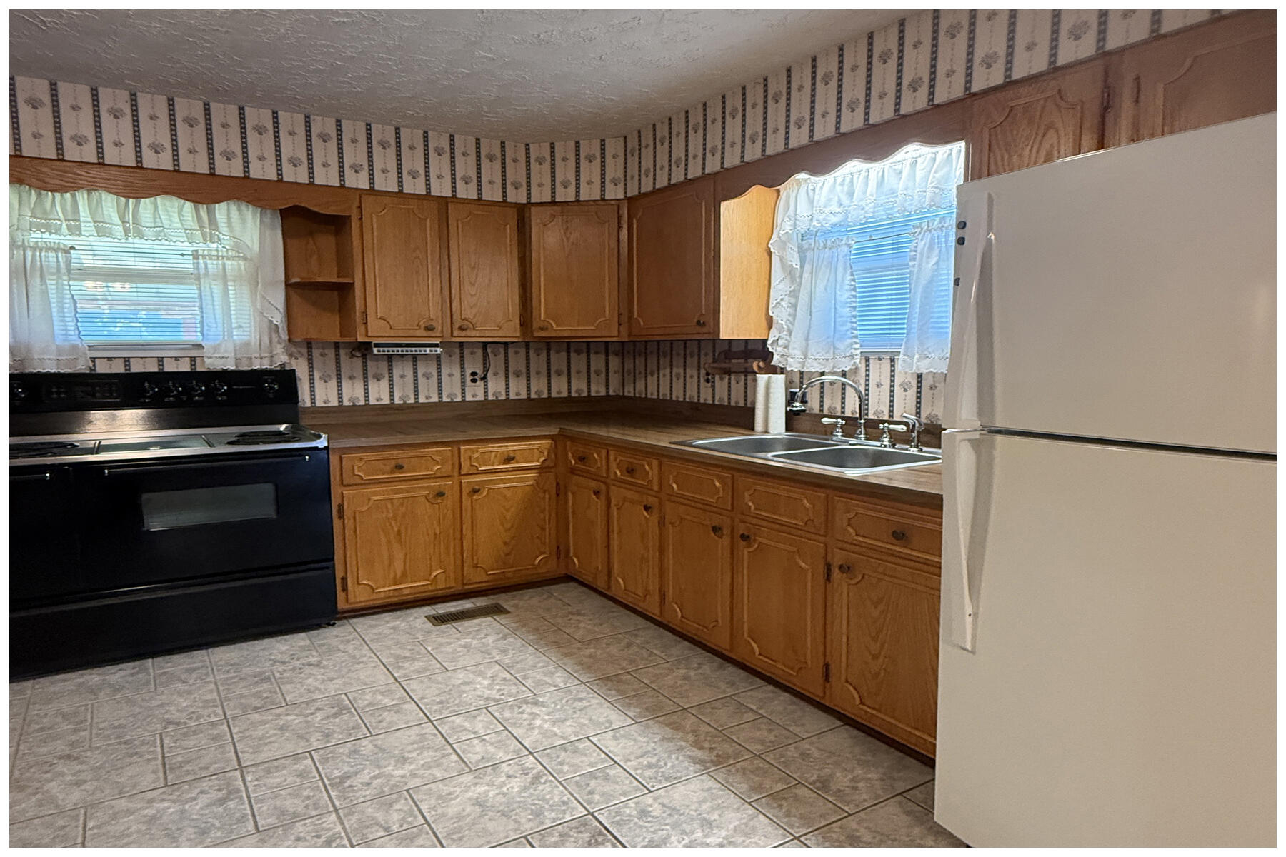 105 Ky-355 Property Photo 4