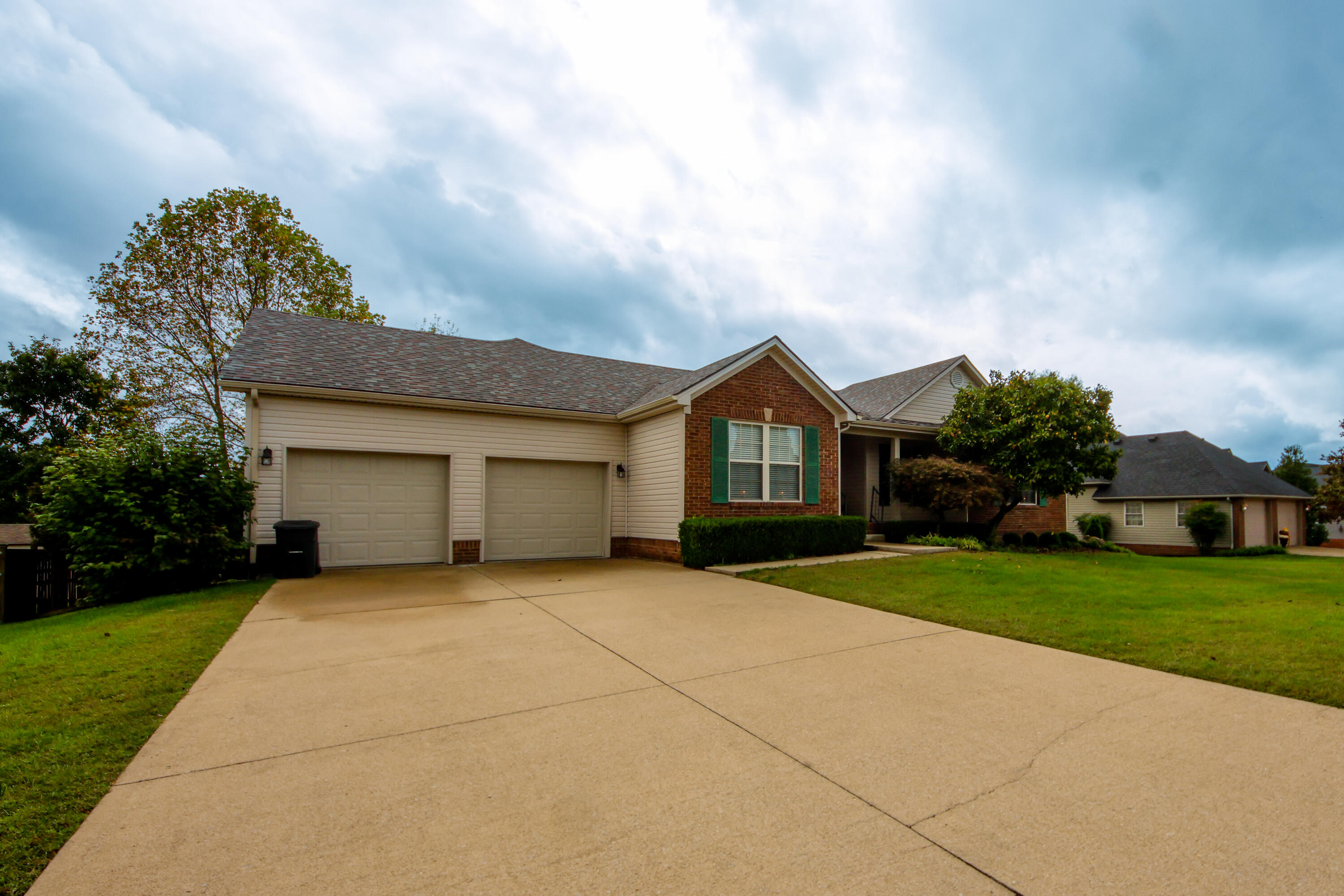 285 Rose Drive Property Photo 2