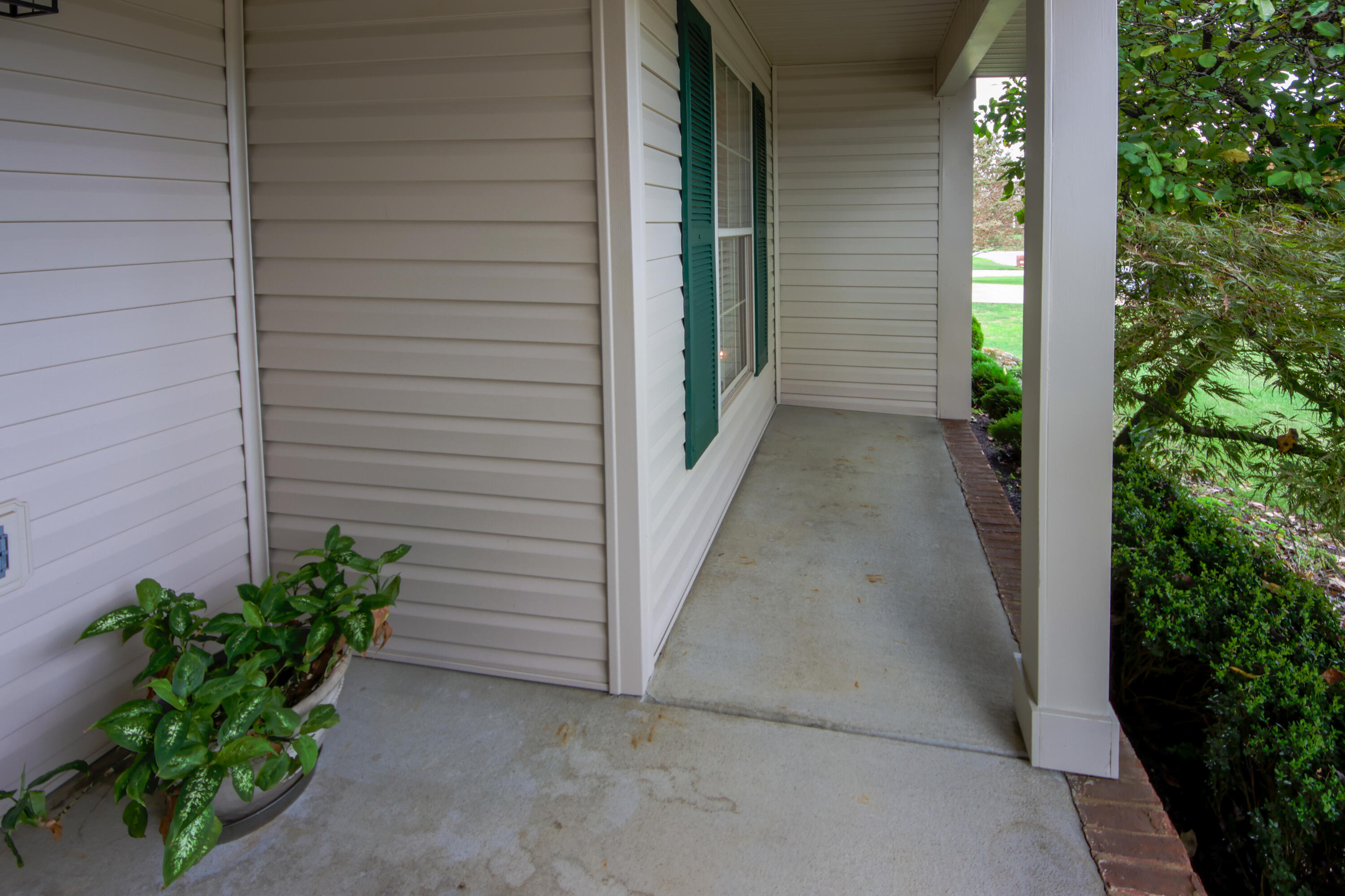 285 Rose Drive Property Photo 5