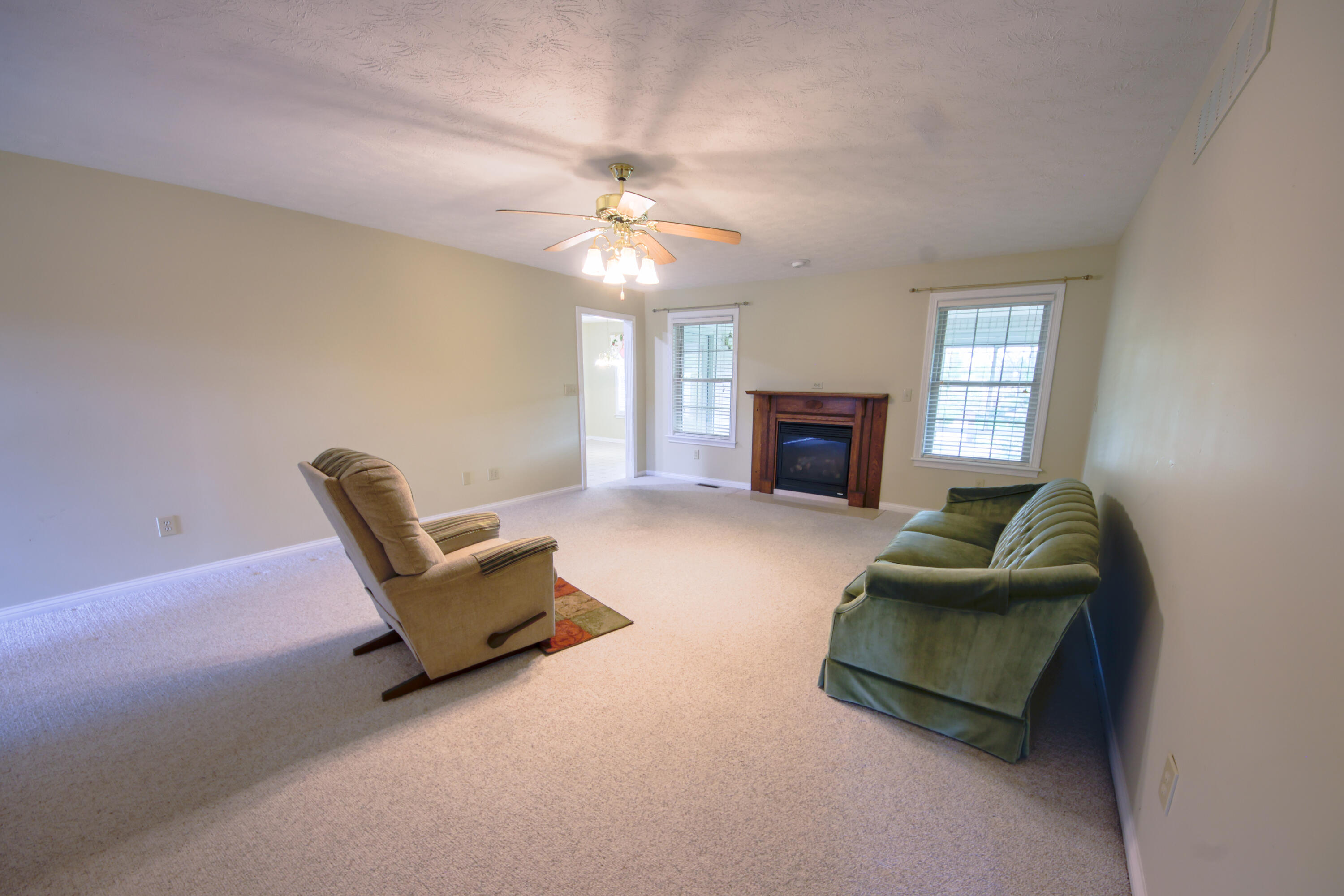 285 Rose Drive Property Photo 6