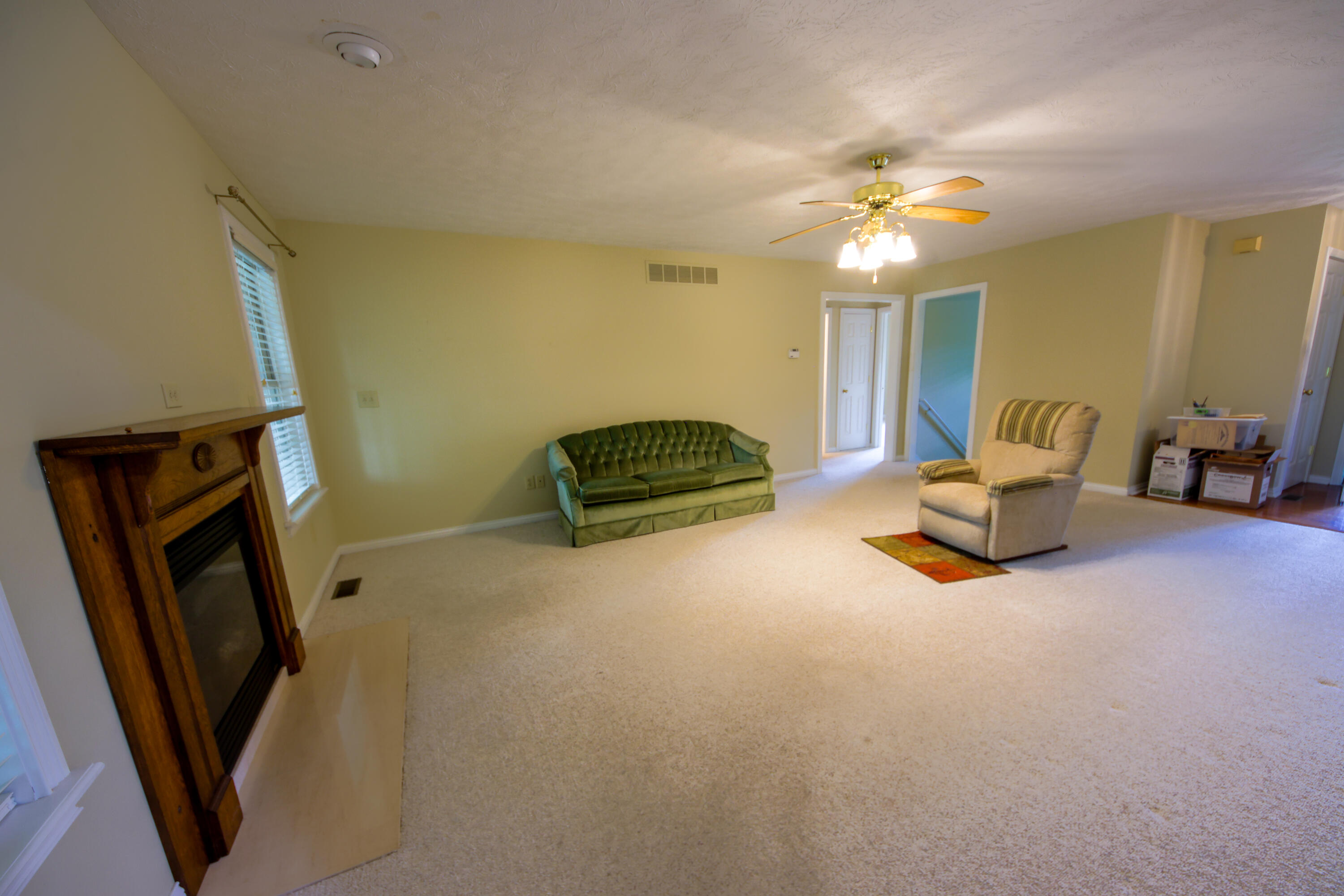 285 Rose Drive Property Photo 7