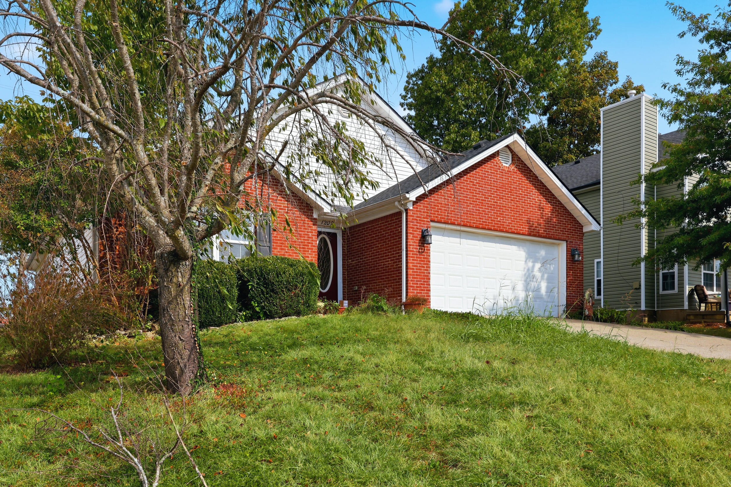 1209 Meadow Glen Drive Property Photo 3