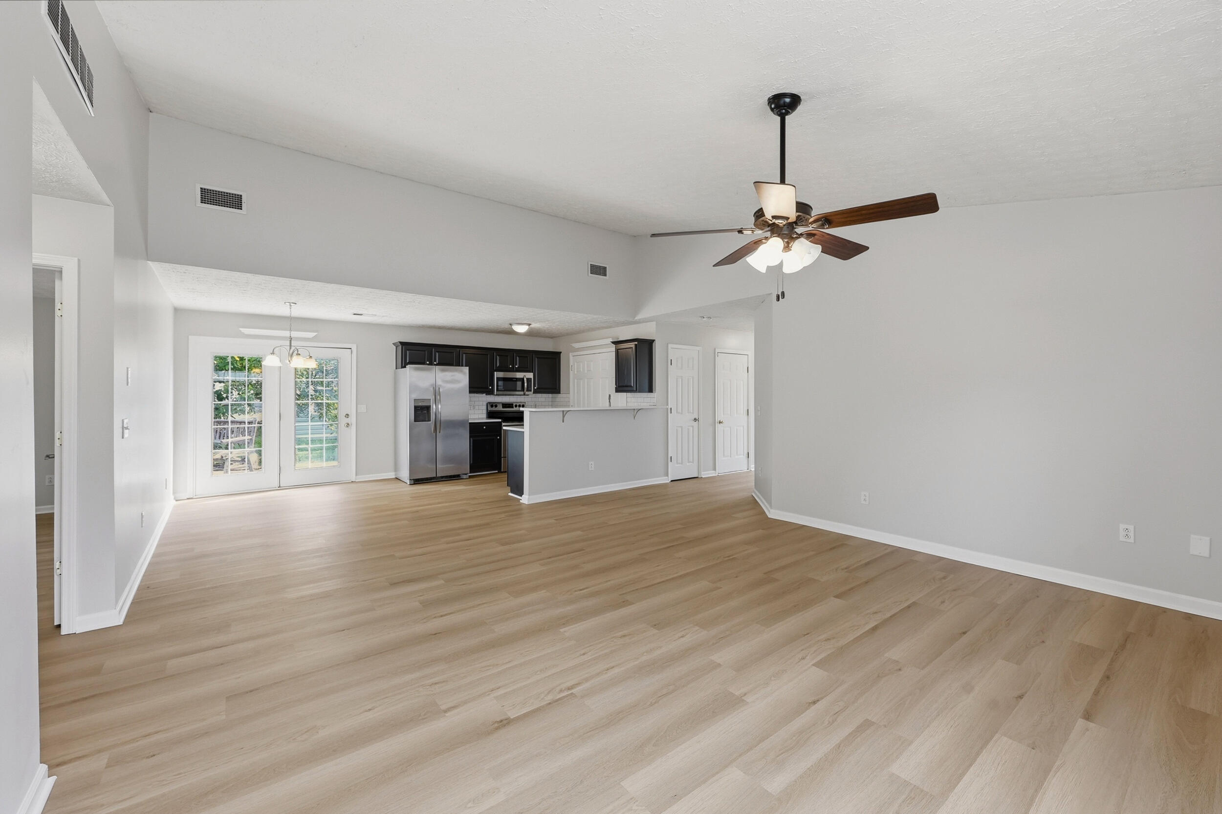 1209 Meadow Glen Drive Property Photo 6