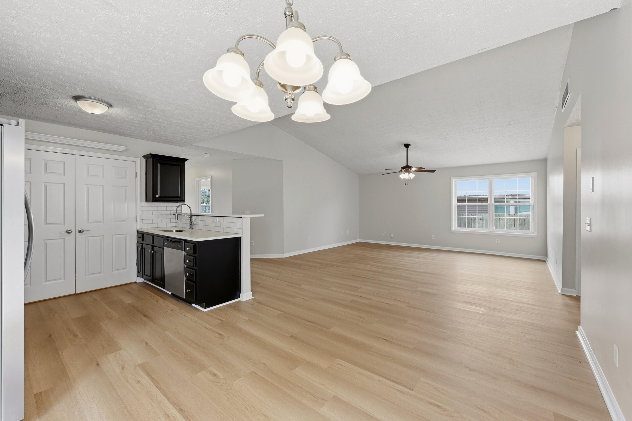 1209 Meadow Glen Drive Property Photo 8