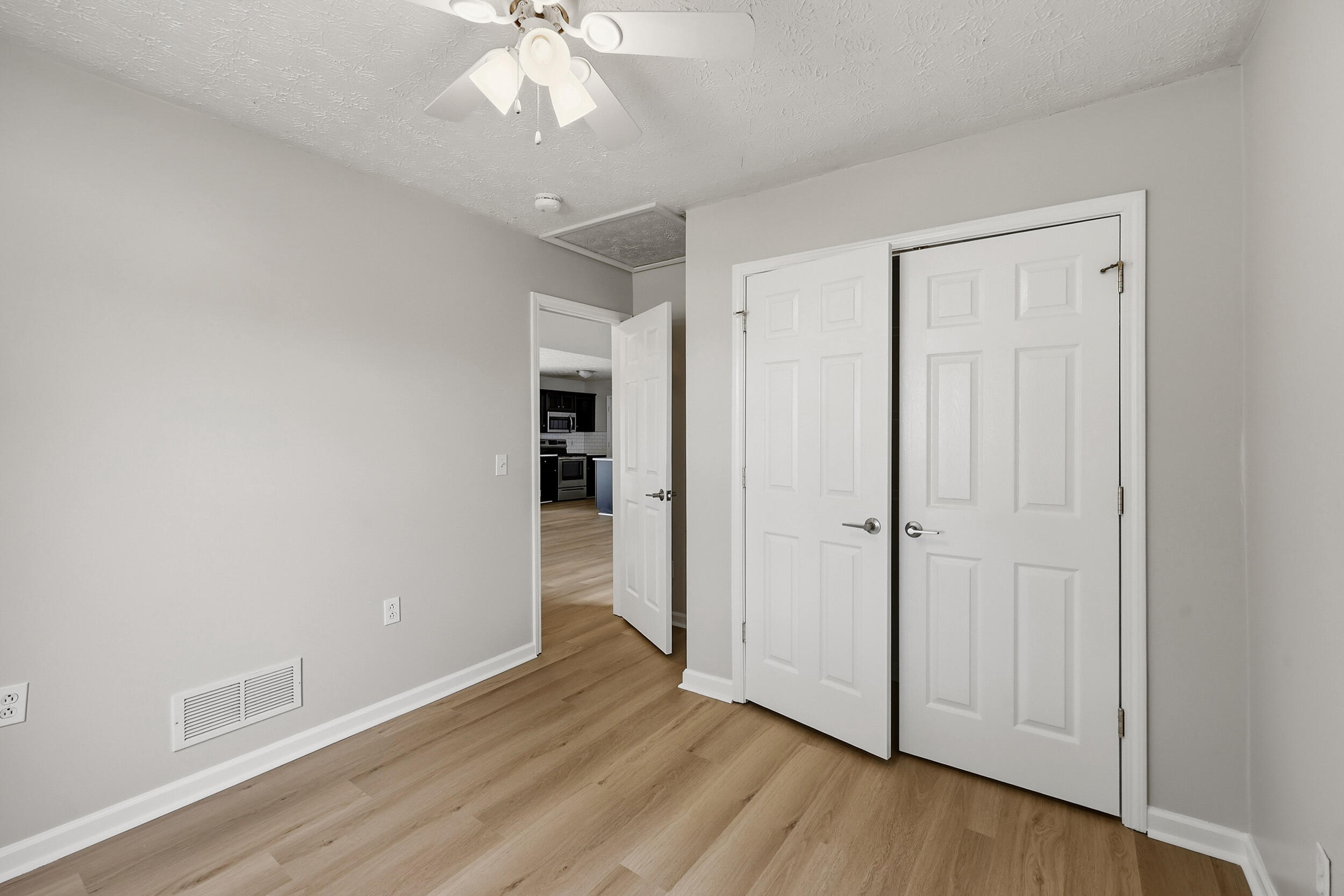 1209 Meadow Glen Drive Property Photo 17