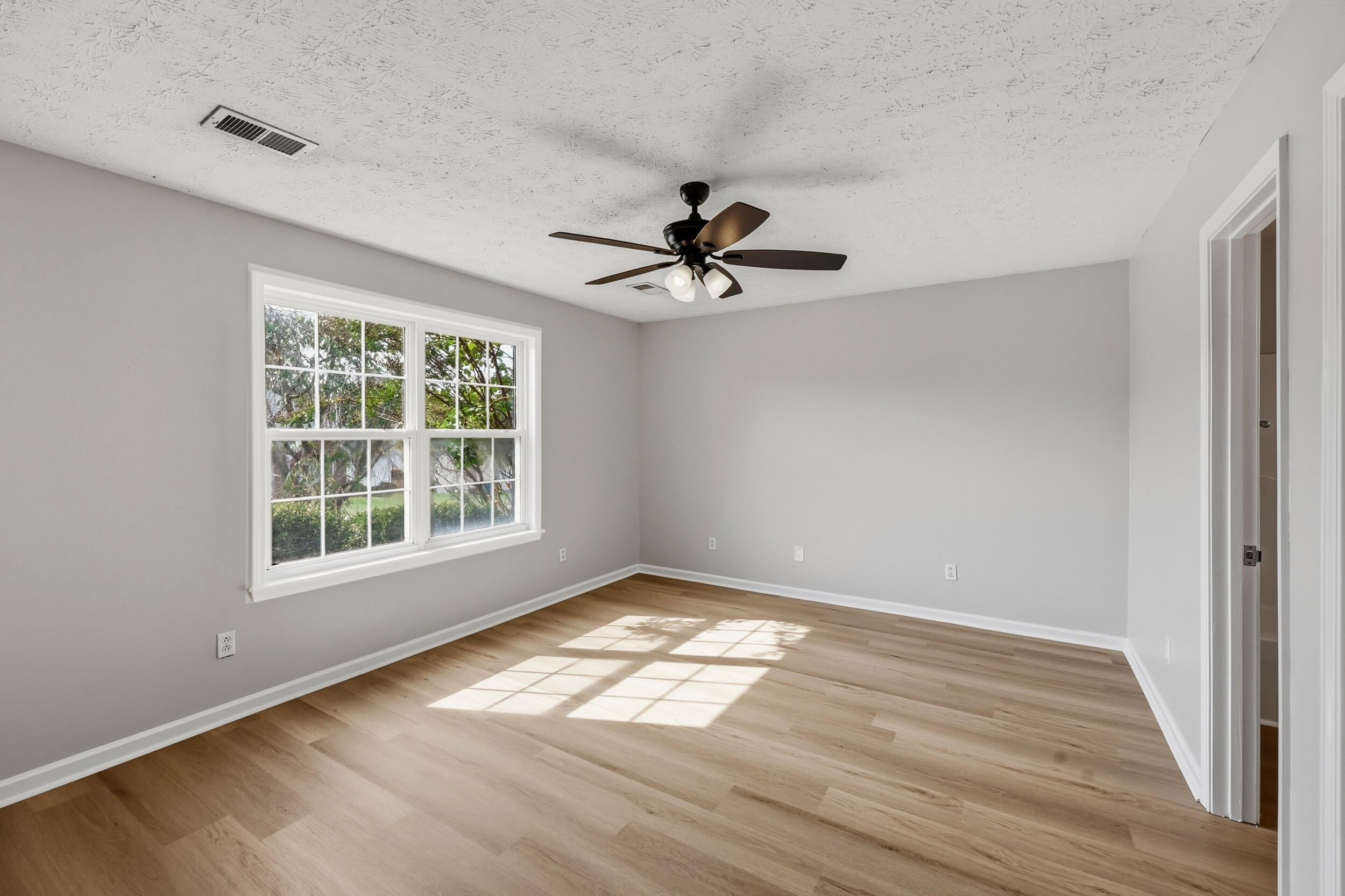1209 Meadow Glen Drive Property Photo 18