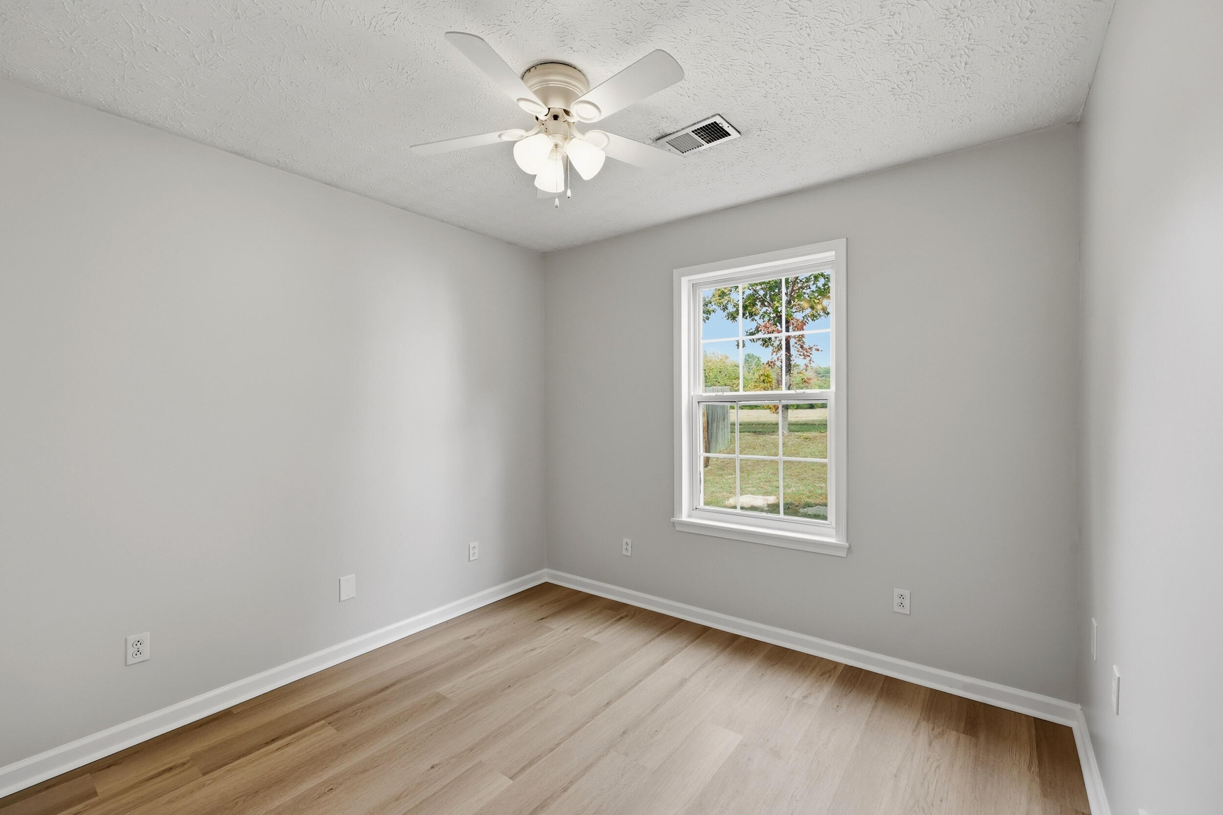 1209 Meadow Glen Drive Property Photo 19