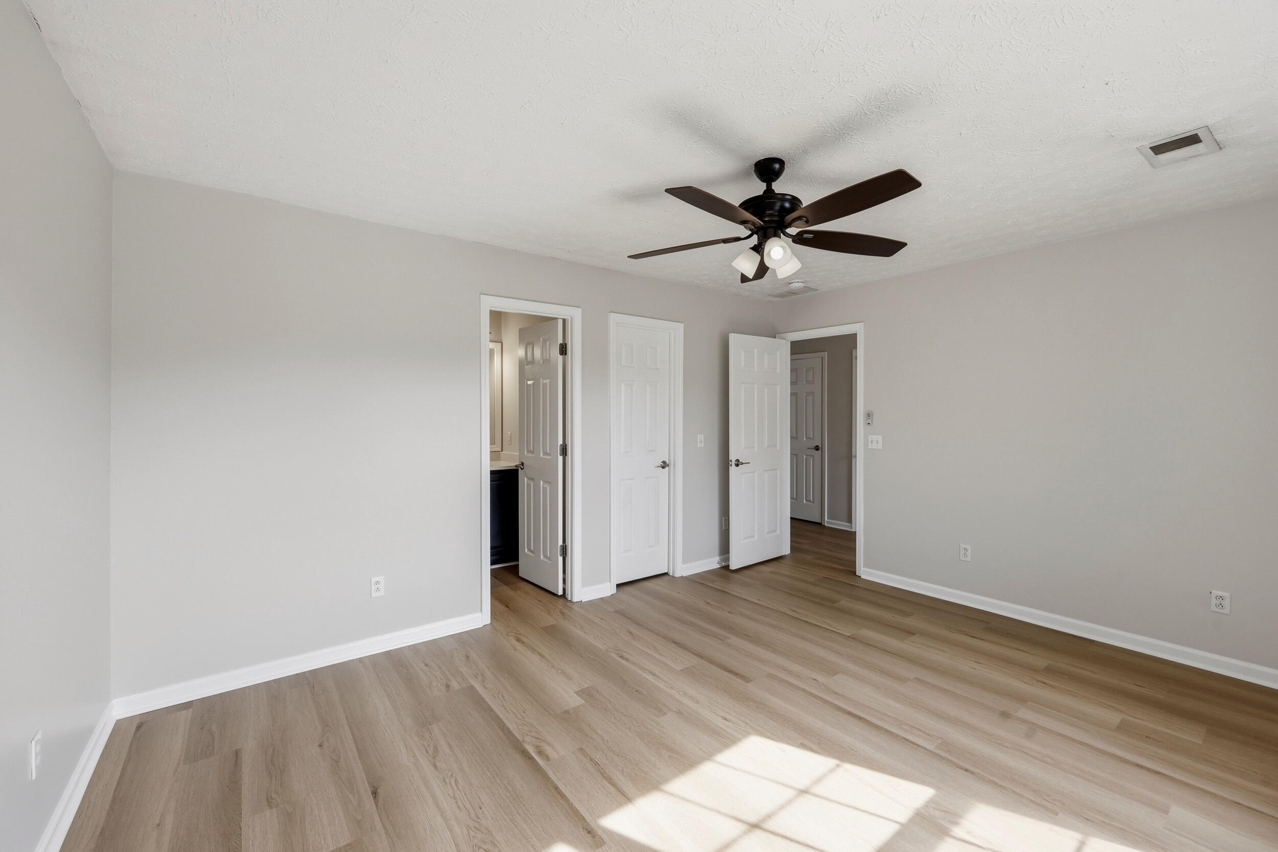 1209 Meadow Glen Drive Property Photo 20
