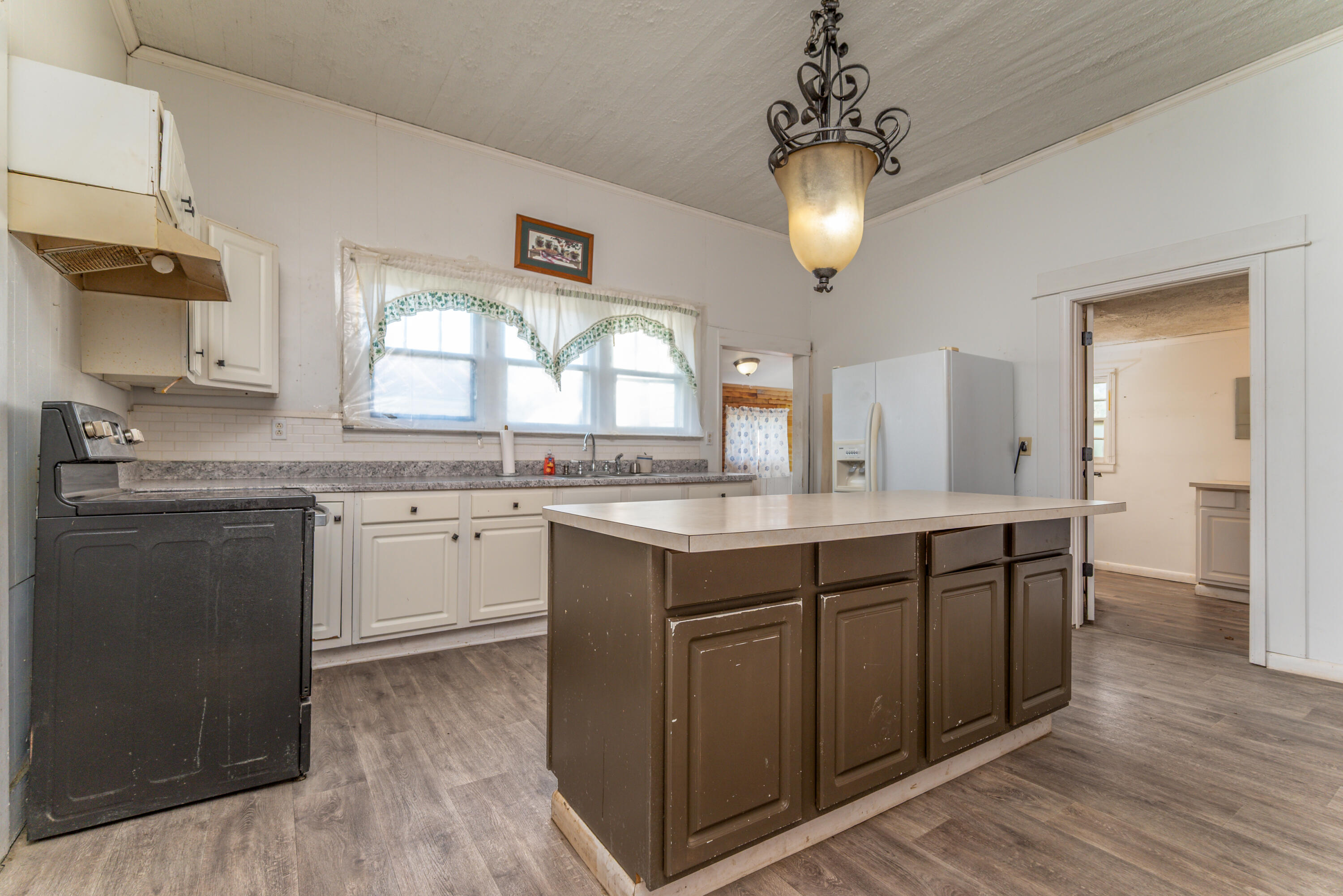 9101 E Highway 60 Property Photo 10