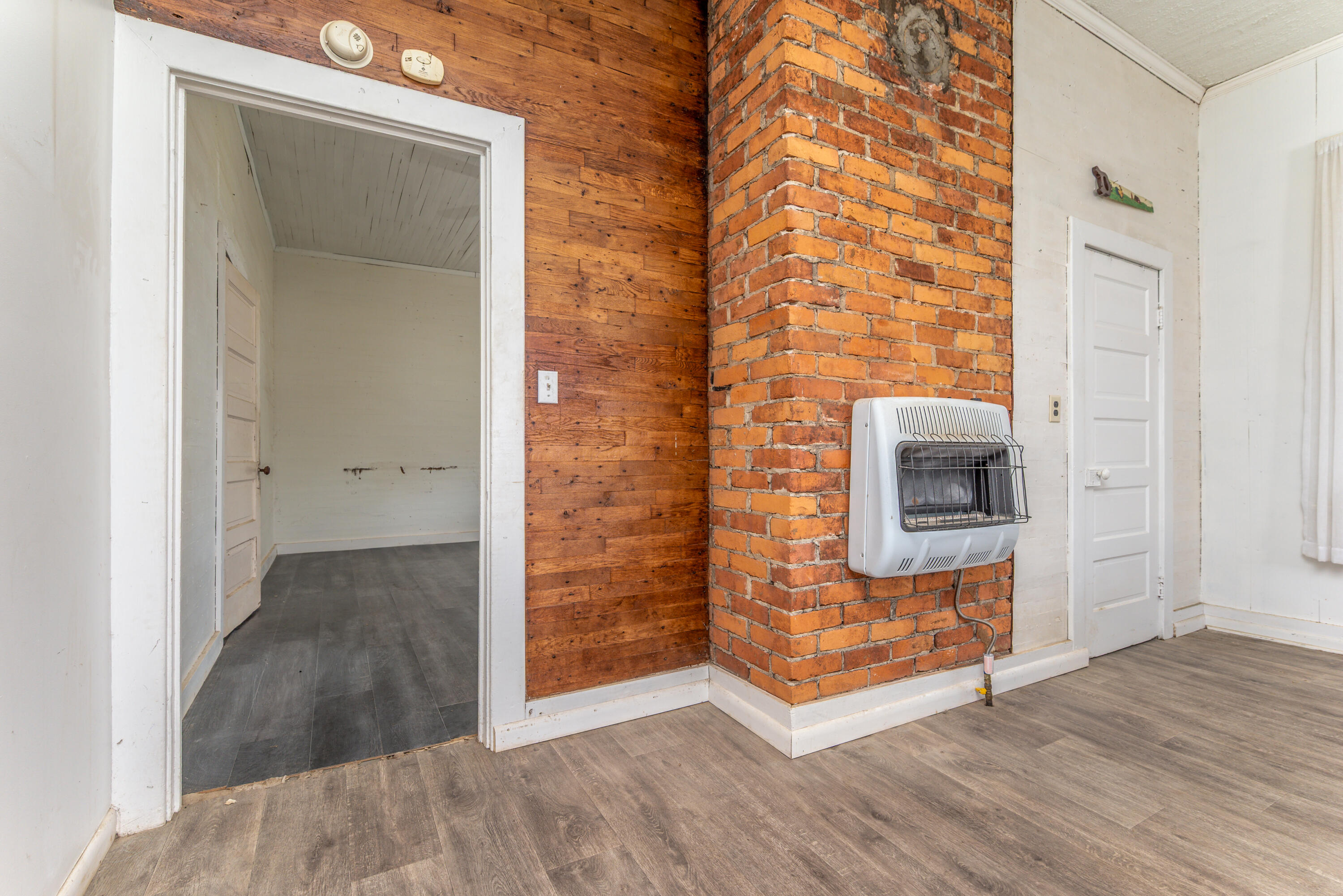 9101 E Highway 60 Property Photo 11