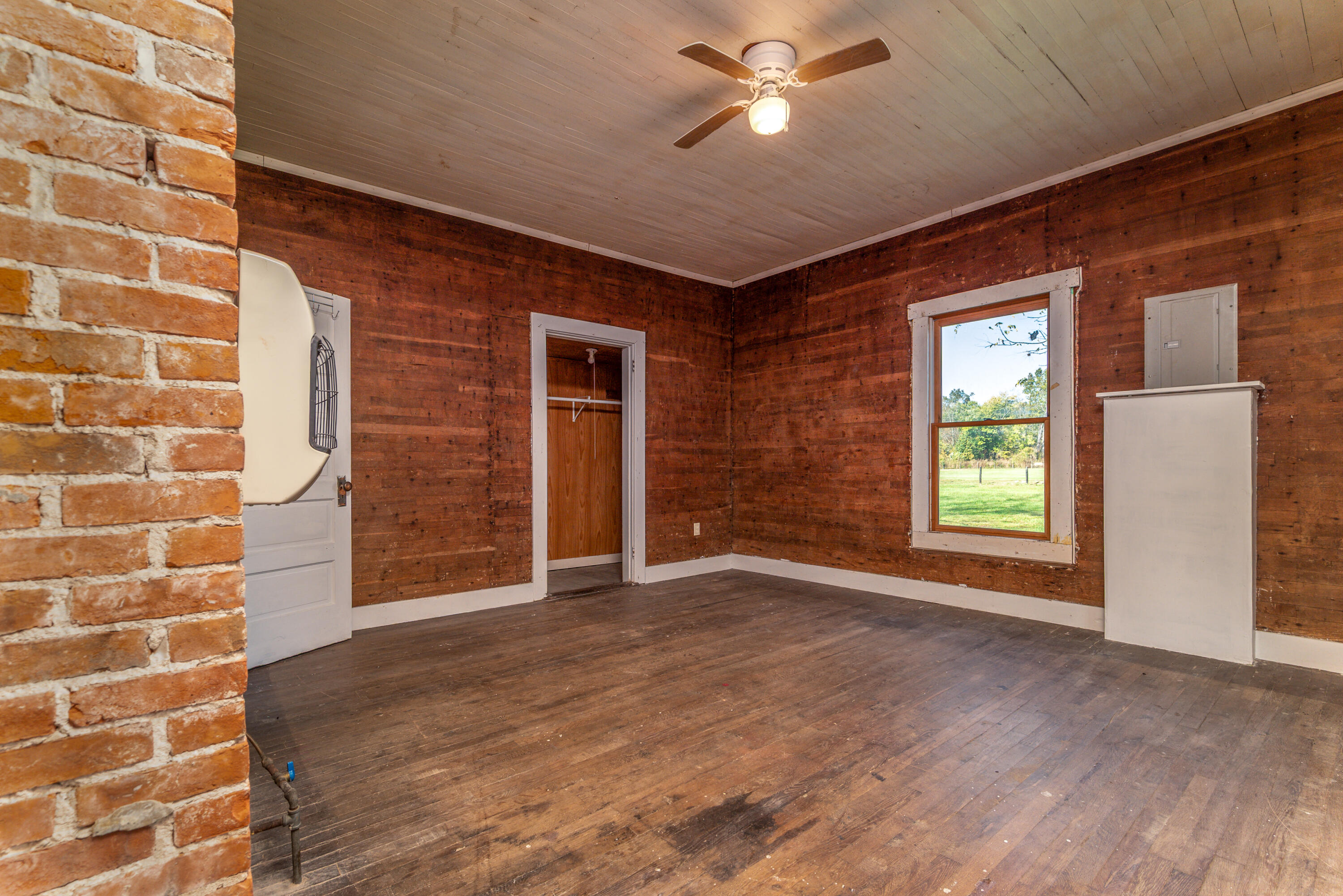 9101 E Highway 60 Property Photo 15