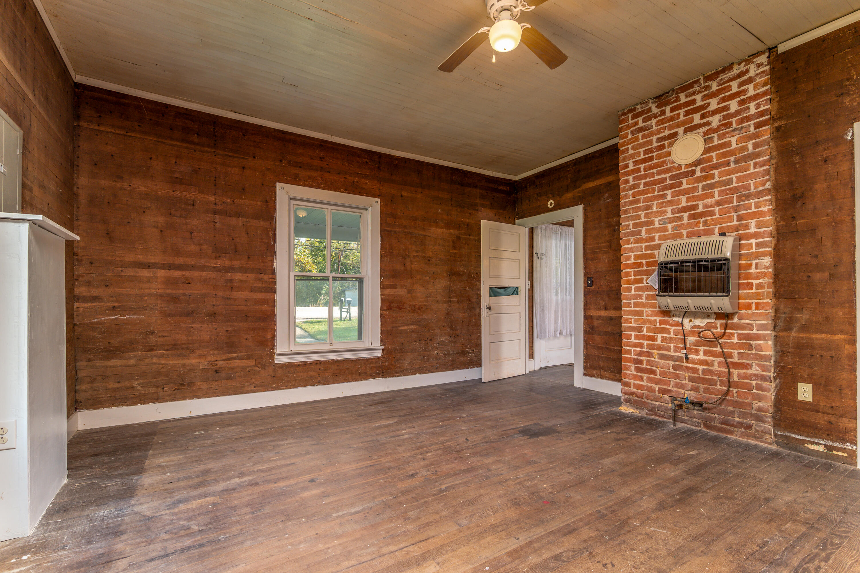 9101 E Highway 60 Property Photo 17