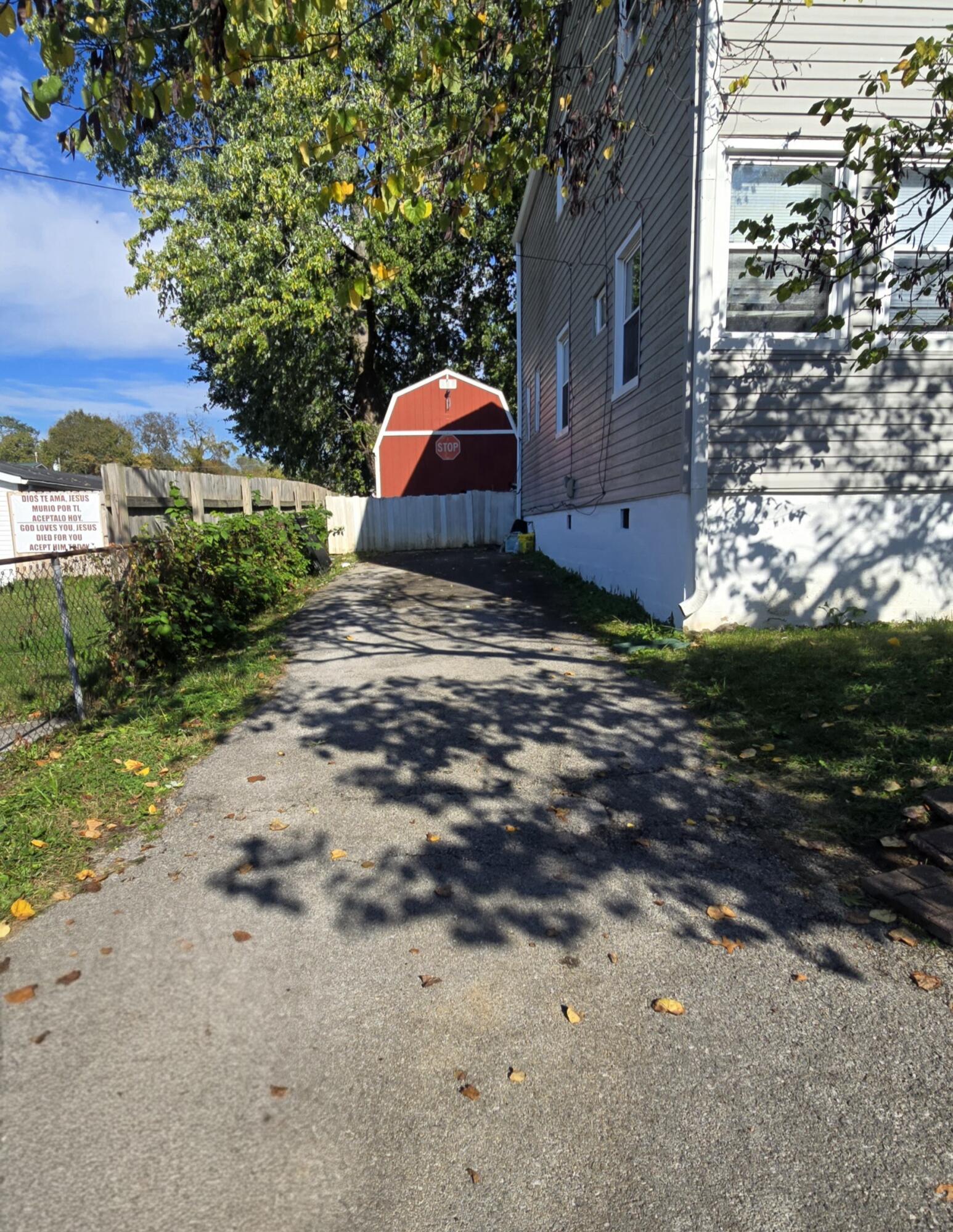 32 W 20th Street Property Photo 3