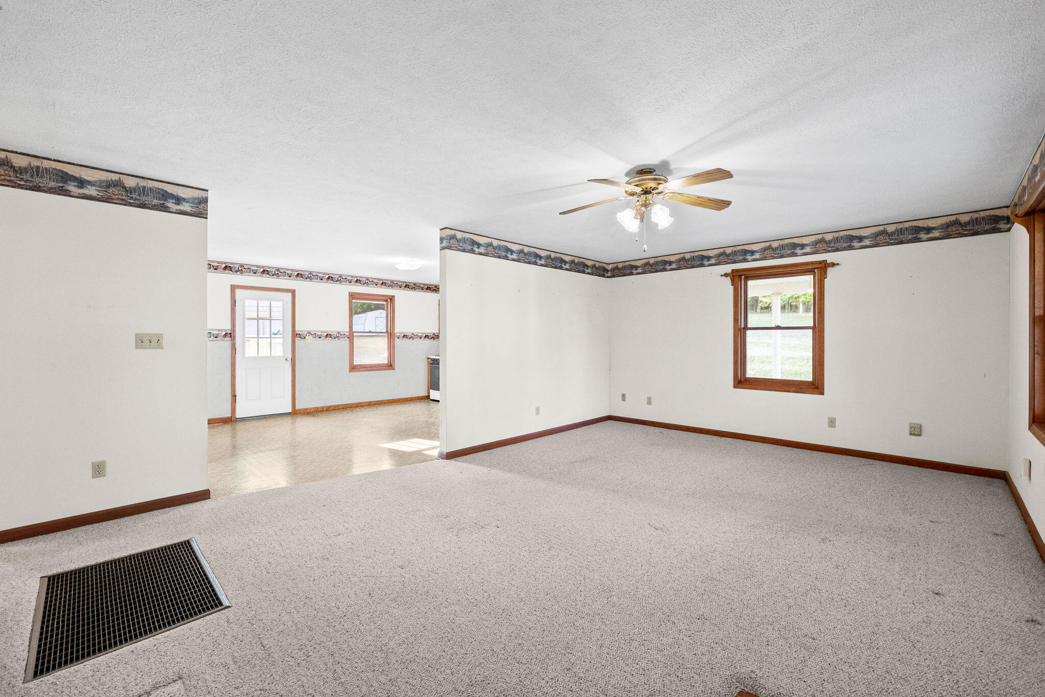 16350 Froghop Road Property Photo 5