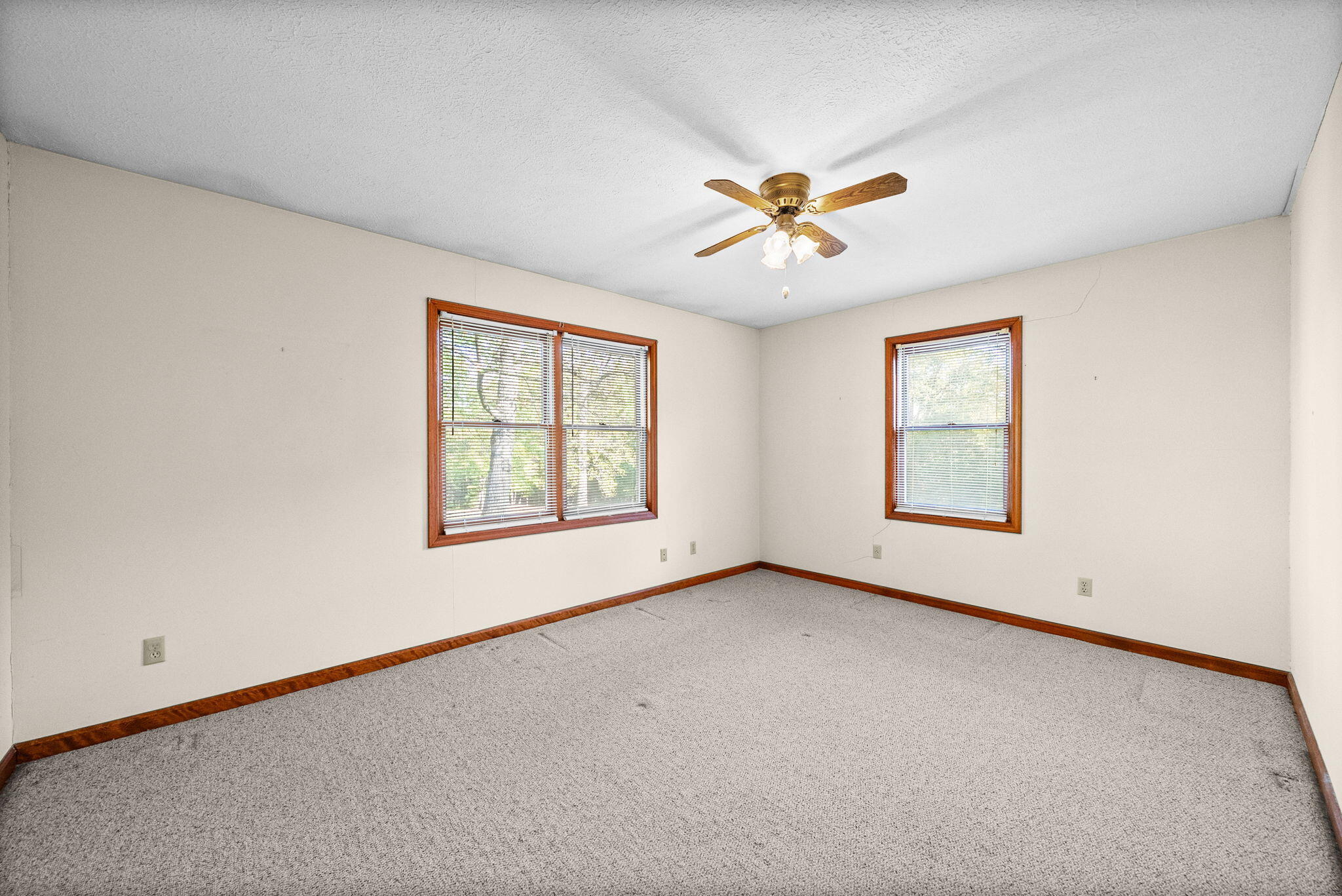 16350 Froghop Road Property Photo 8