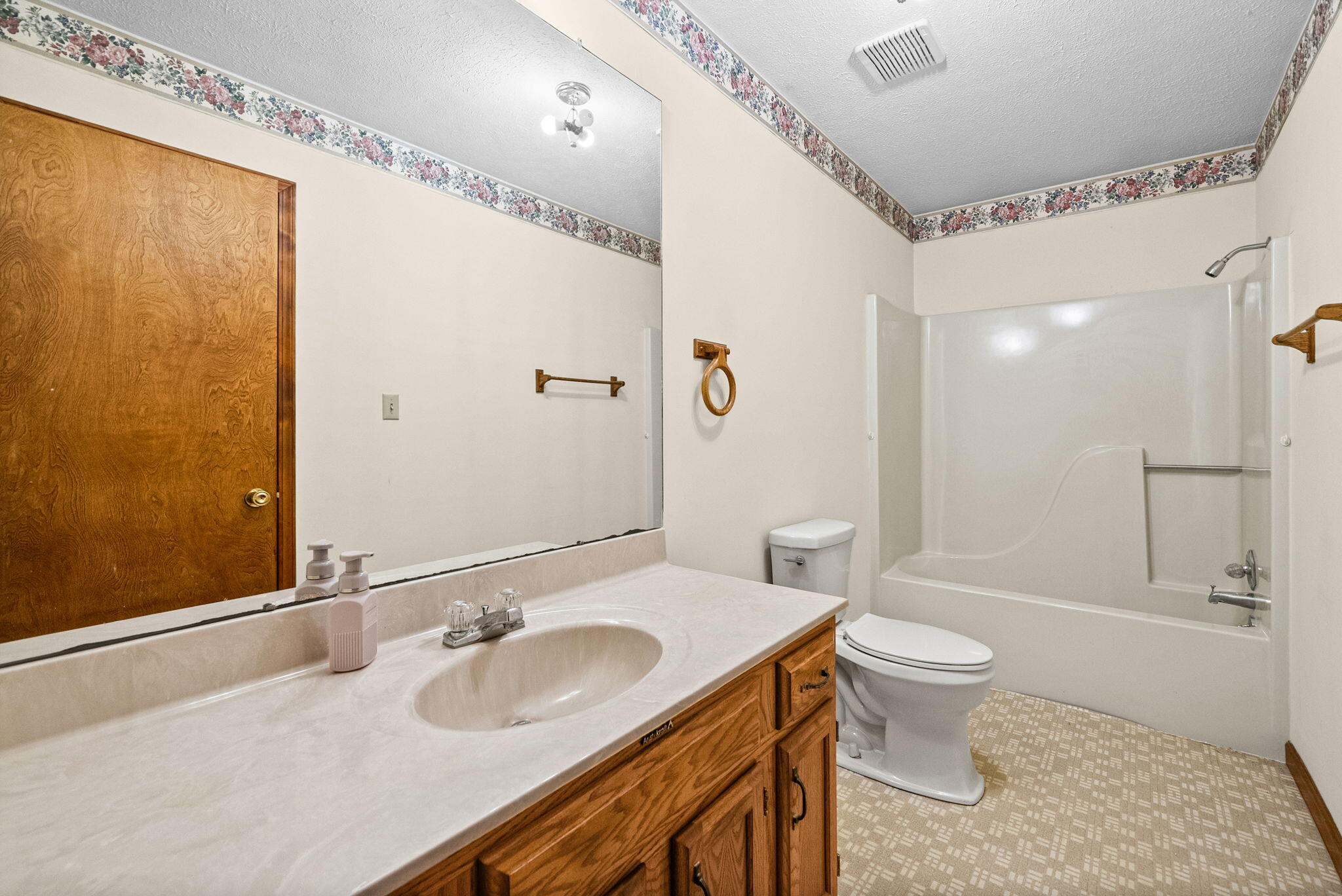 16350 Froghop Road Property Photo 9
