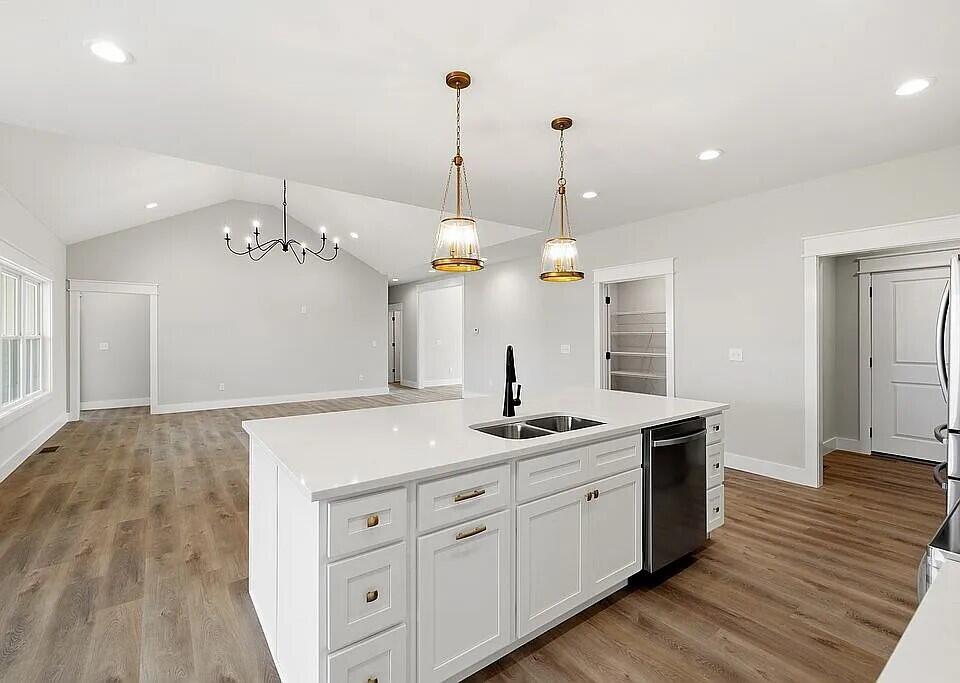 587 Harvest Lane Property Photo 3