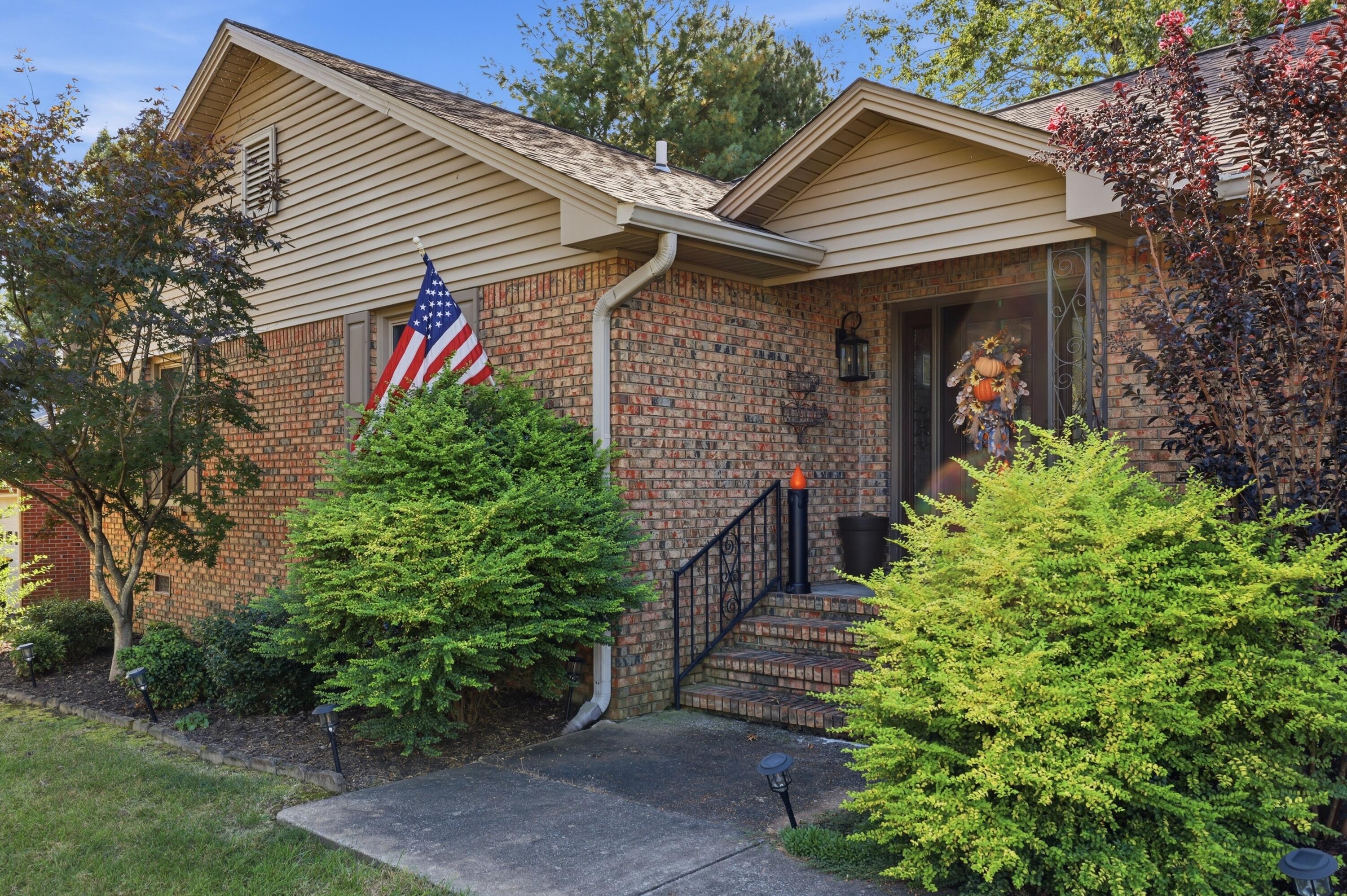 1520 London Drive Property Photo 3