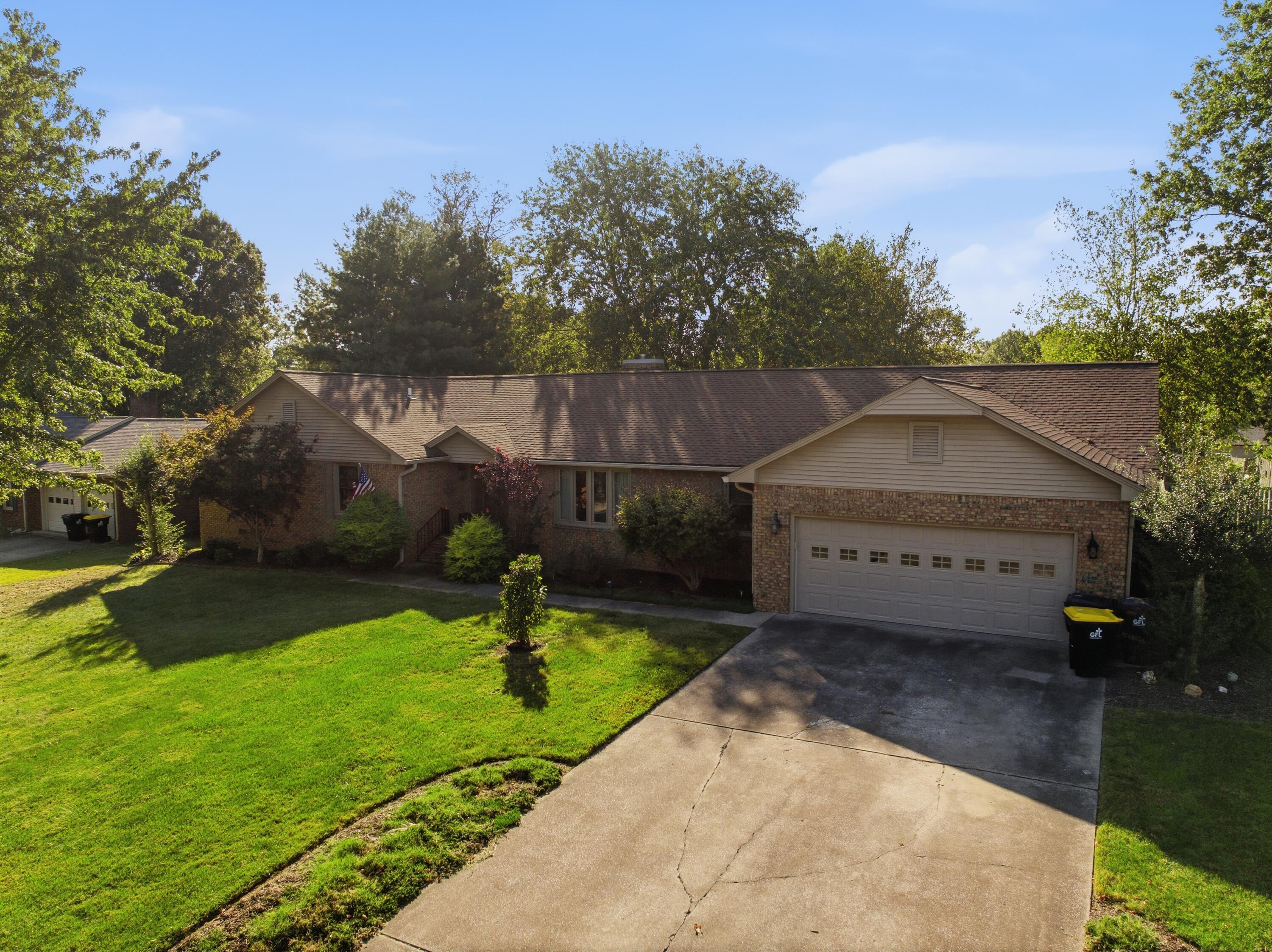 1520 London Drive Property Photo 4