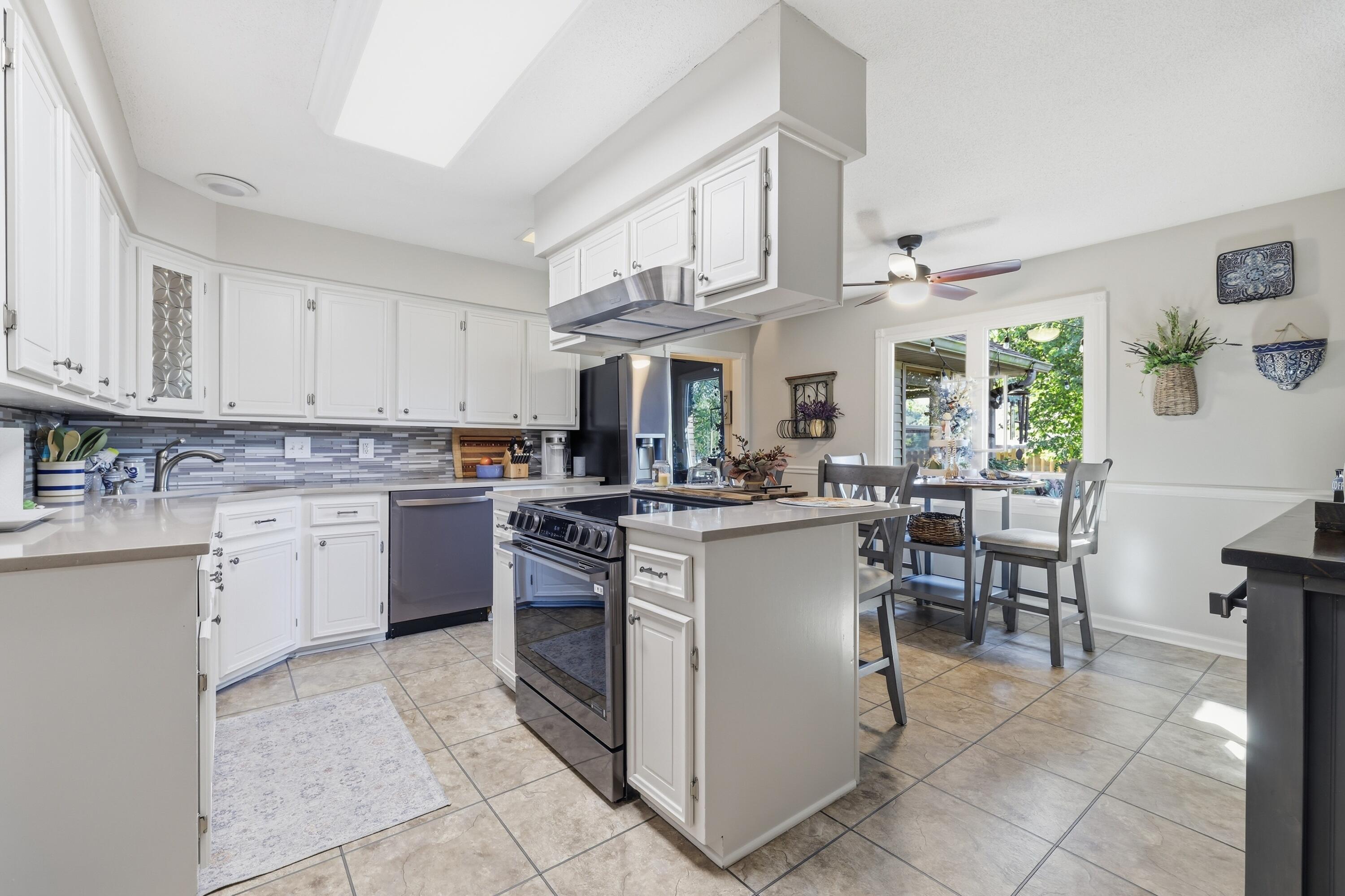 1520 London Drive Property Photo 15