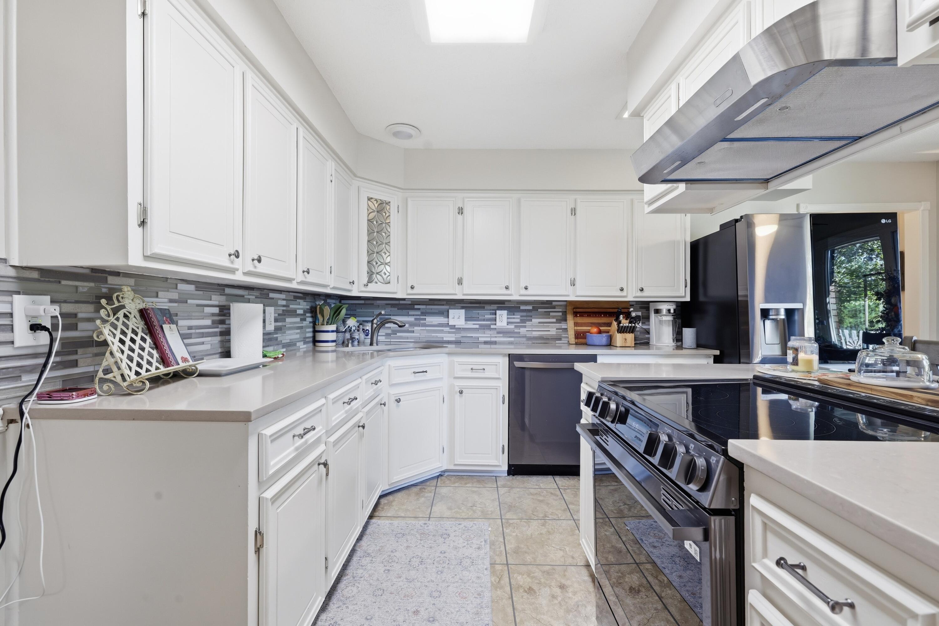 1520 London Drive Property Photo 16