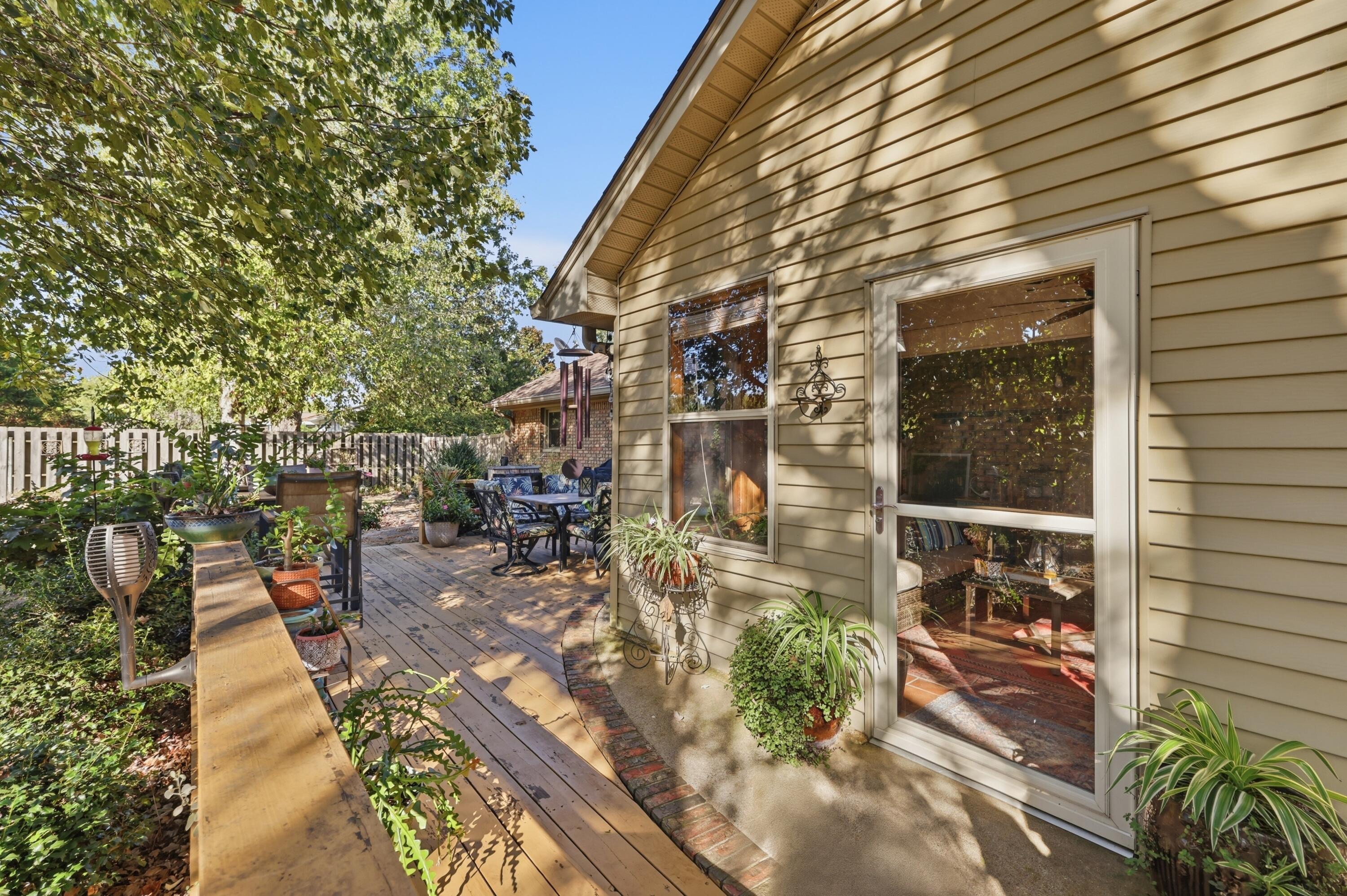 1520 London Drive Property Photo 44