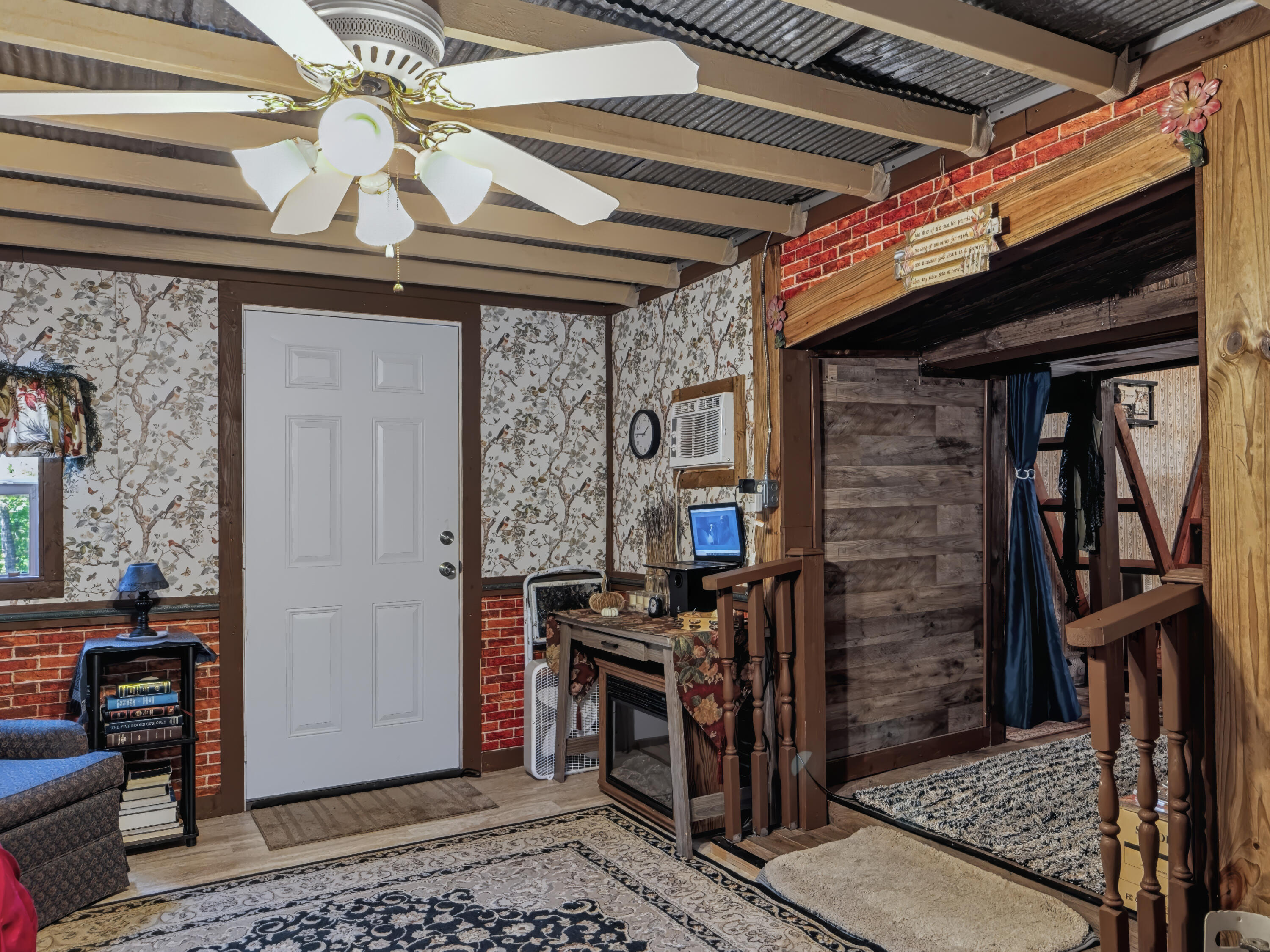 24 Sulphur Springs Hollow Road Property Photo 5