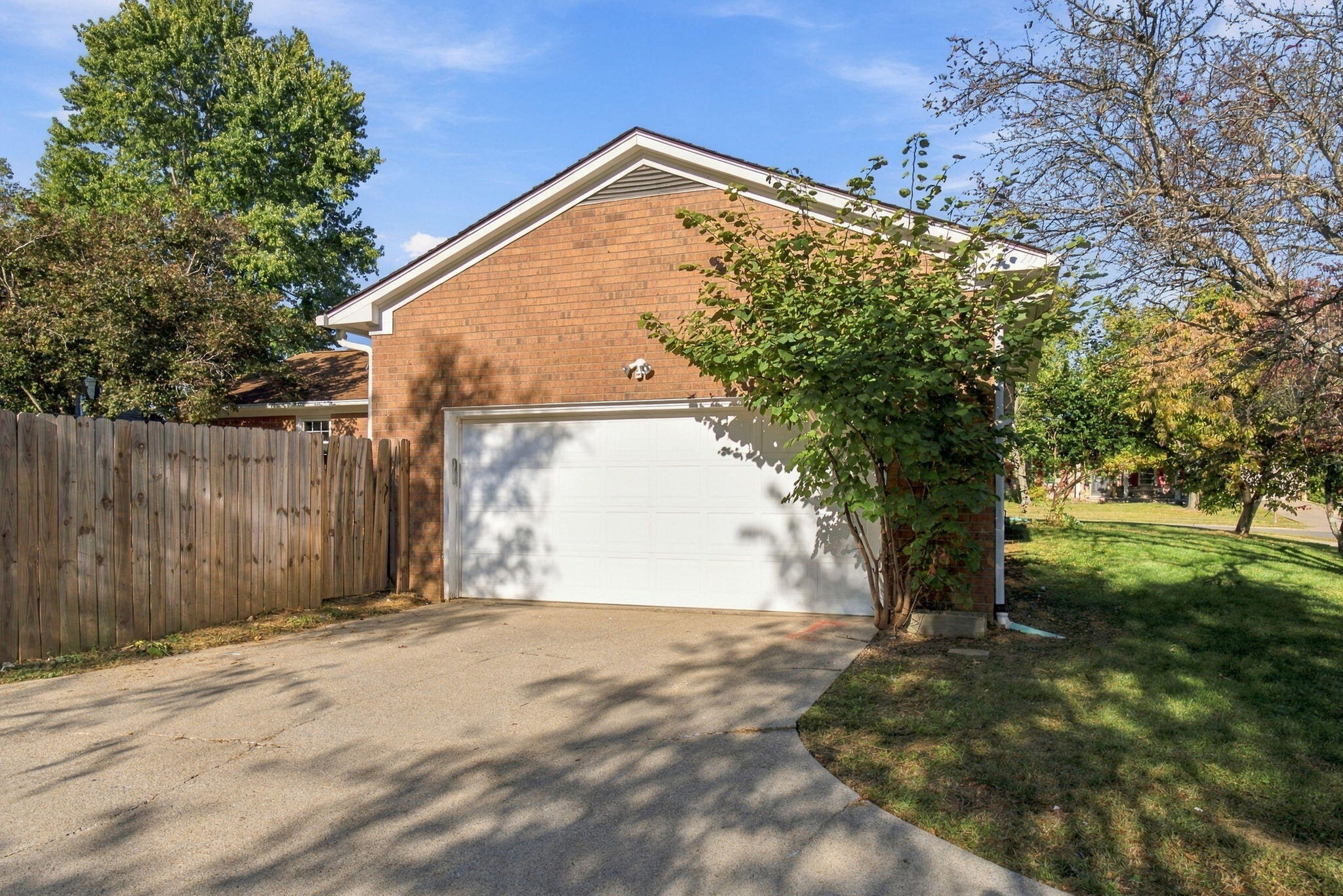 3228 Shoal Lake Drive Property Photo 7