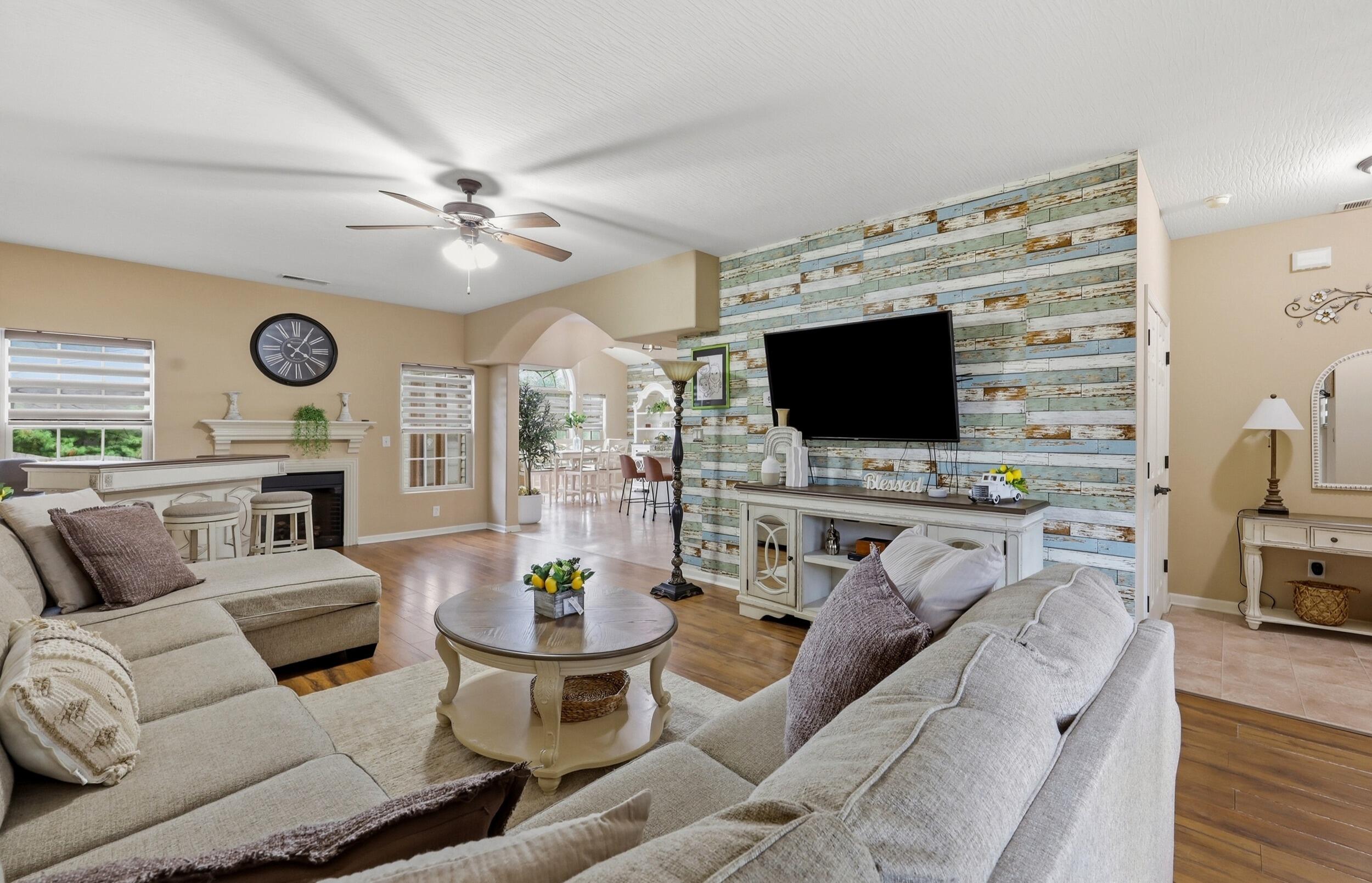 2244 Walcot Way Property Photo 4