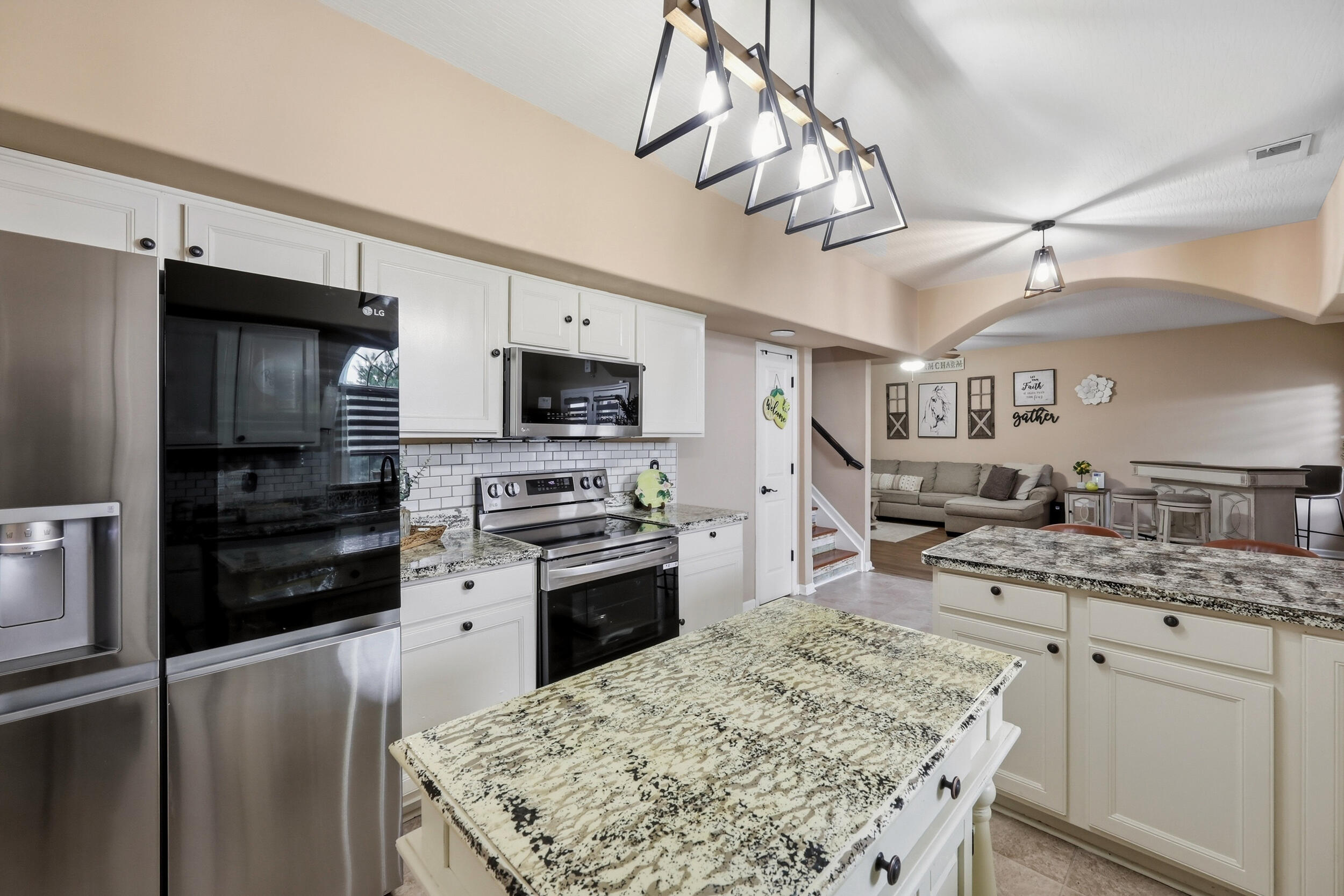 2244 Walcot Way Property Photo 10