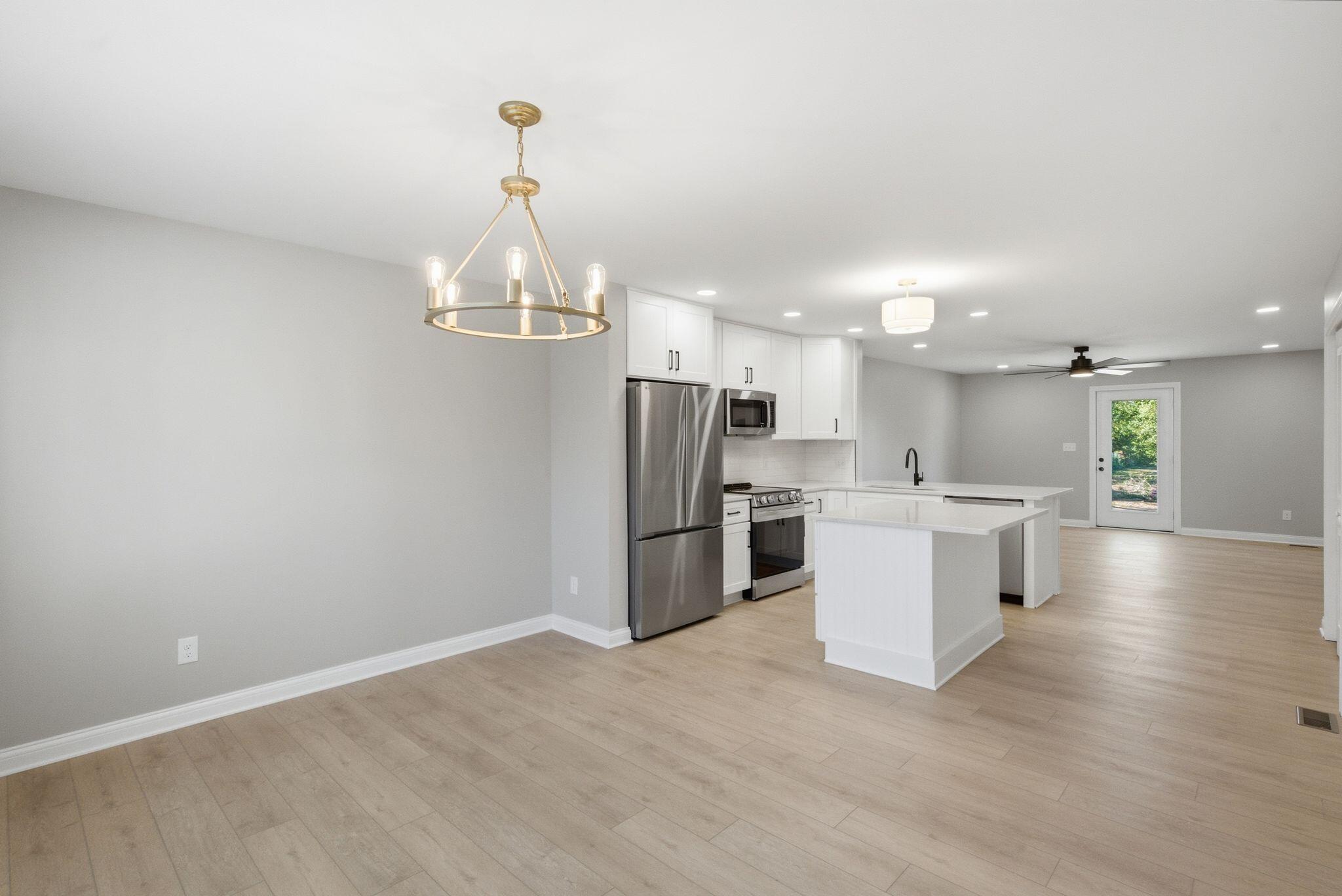 579 Beech Street Property Photo 4