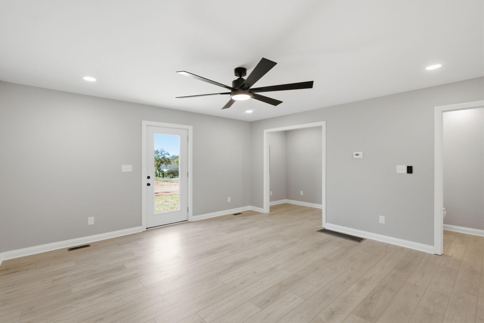 581 Beech Street Property Photo 13