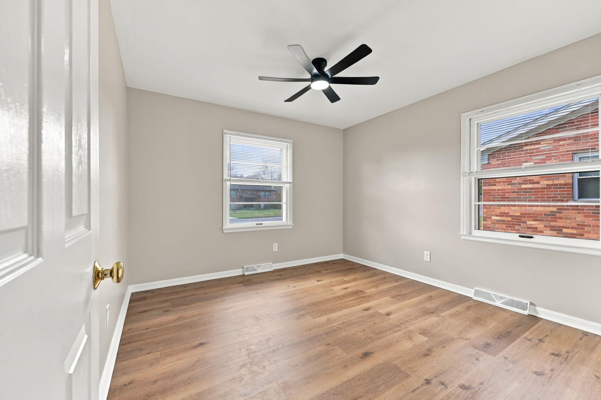 2131 Alexandria Drive Property Photo 16