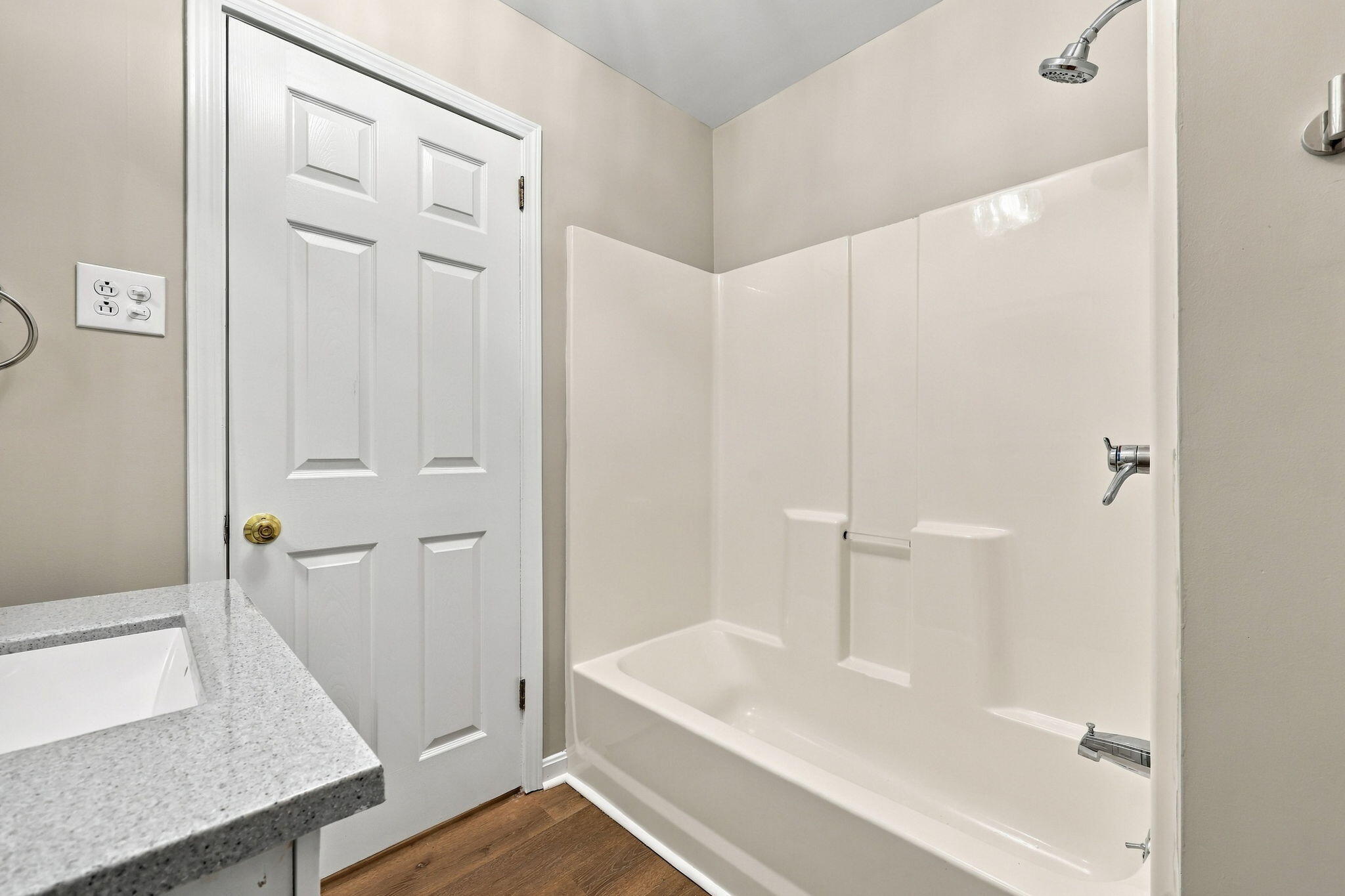 2131 Alexandria Drive Property Photo 19