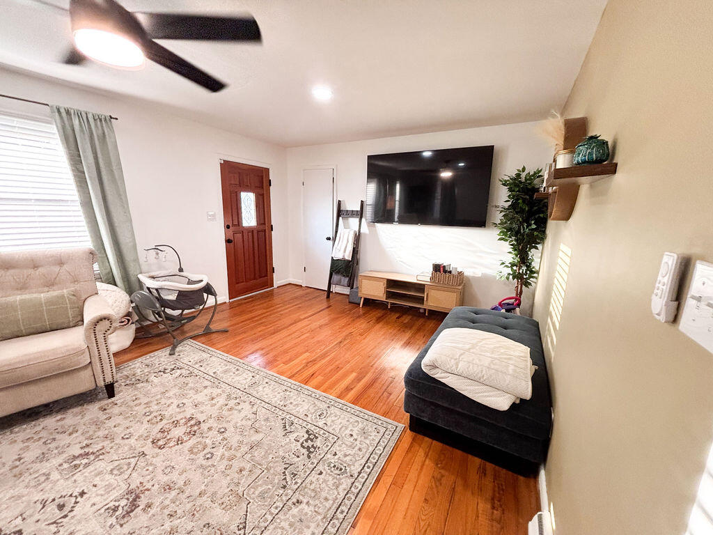 806 Mason Street Property Photo 6