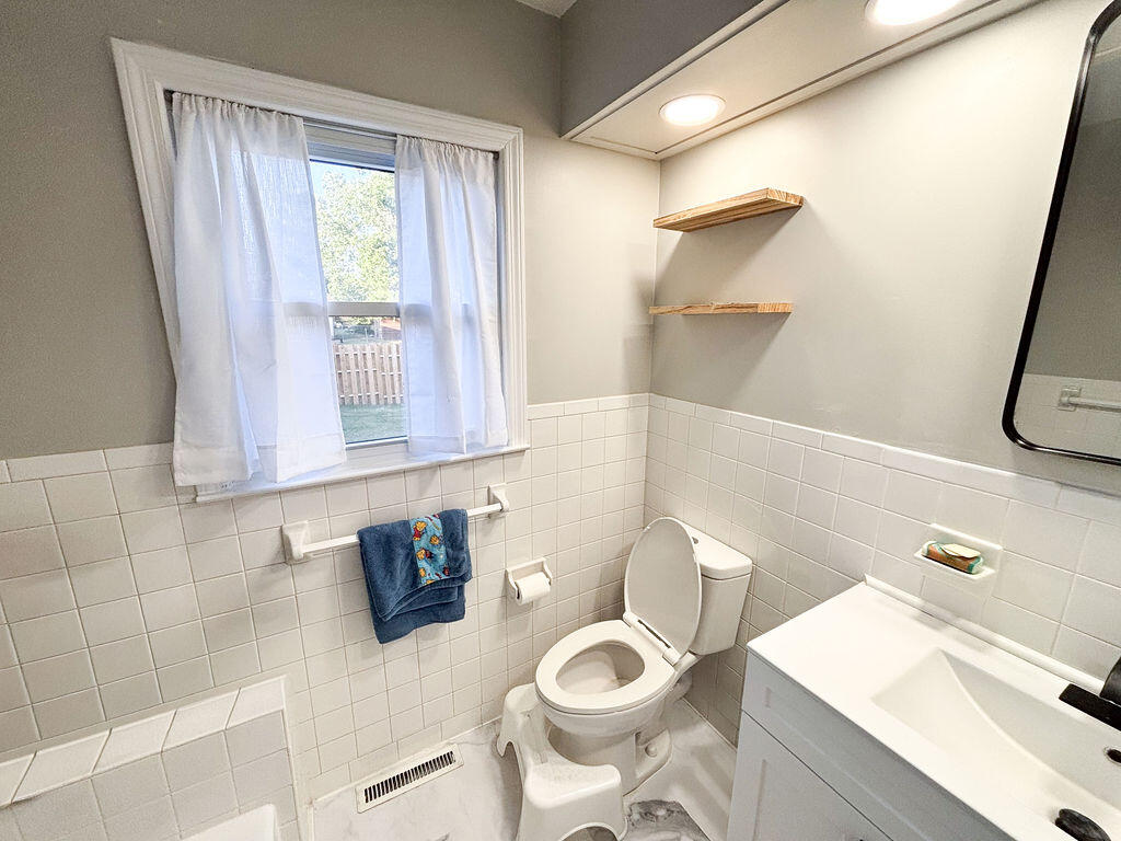 806 Mason Street Property Photo 32