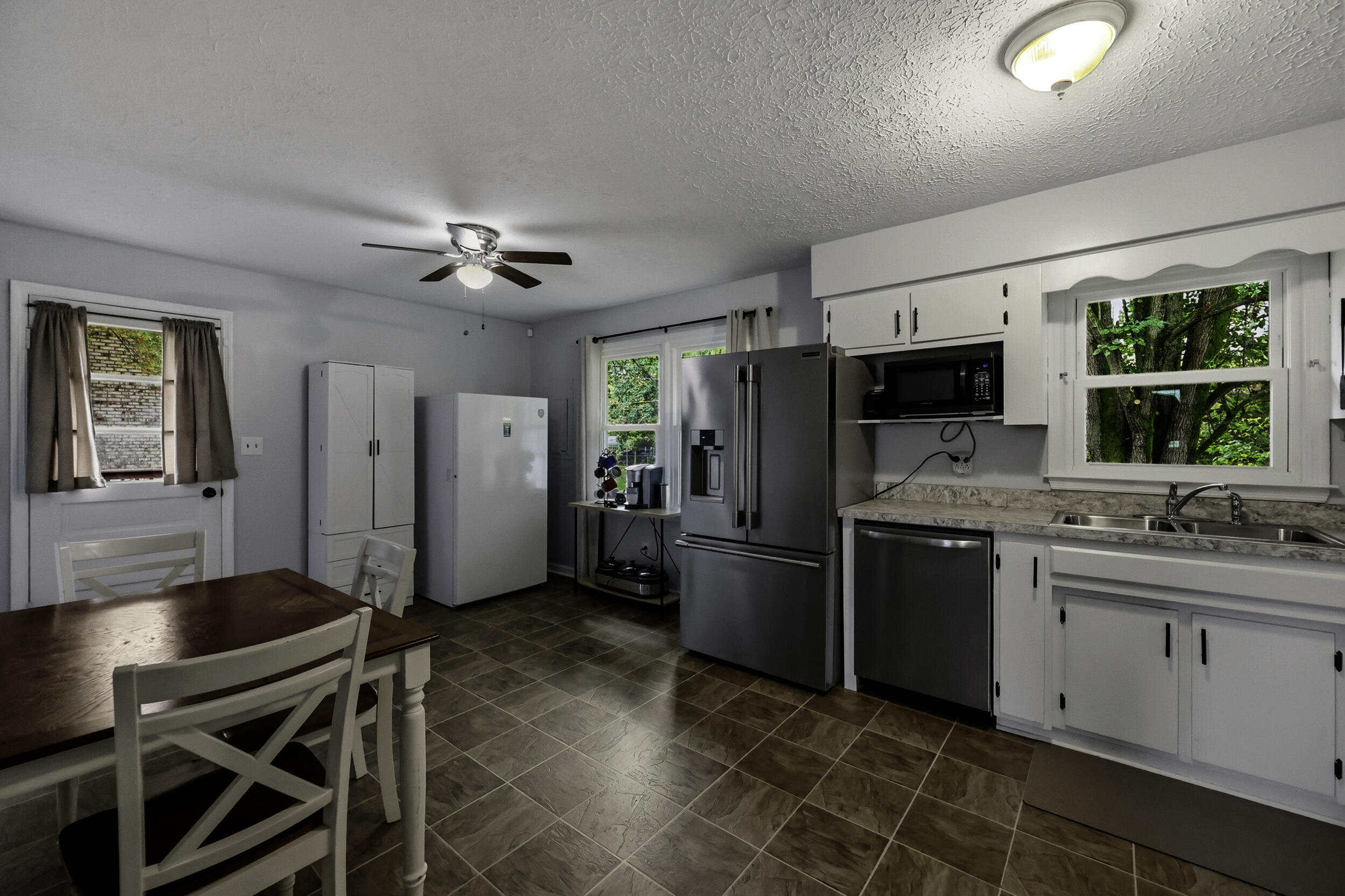 102 Jennifer Drive Property Photo 4